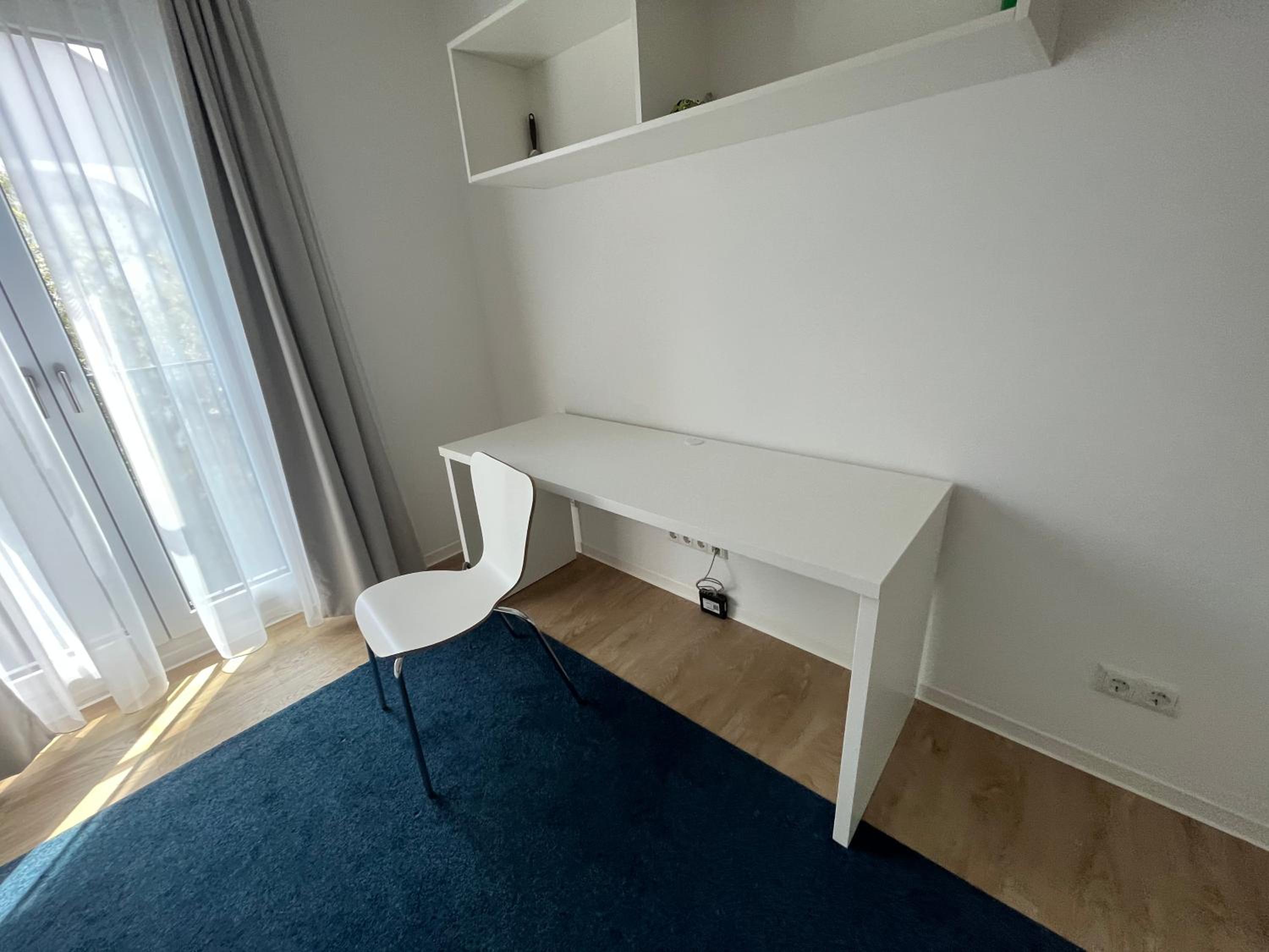 One-Bedroom Apartment photo 1