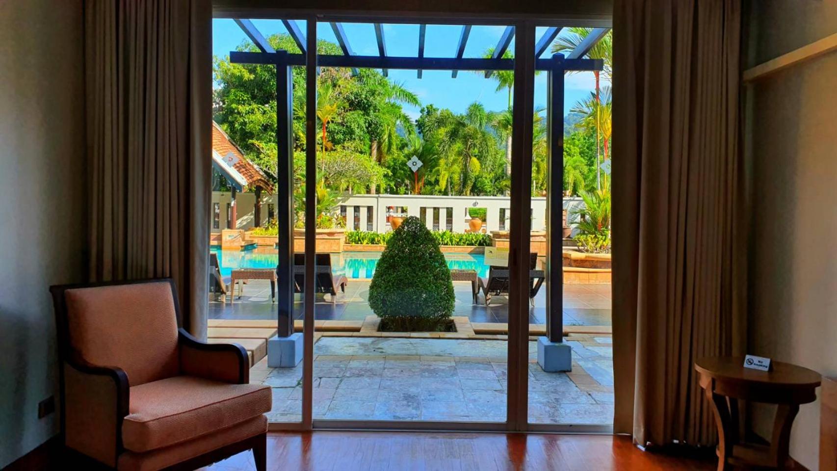 Deluxe Double or Twin Room with Pool Access	 - Photo 10