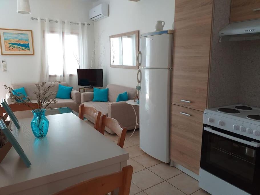 Three-Bedroom House photo 1