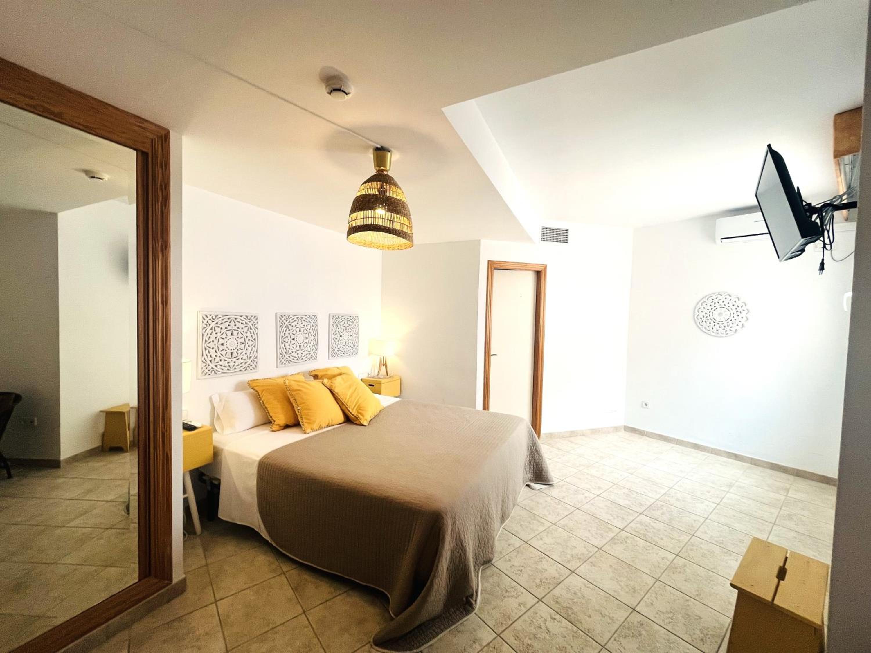 Standard Double Room photo 3