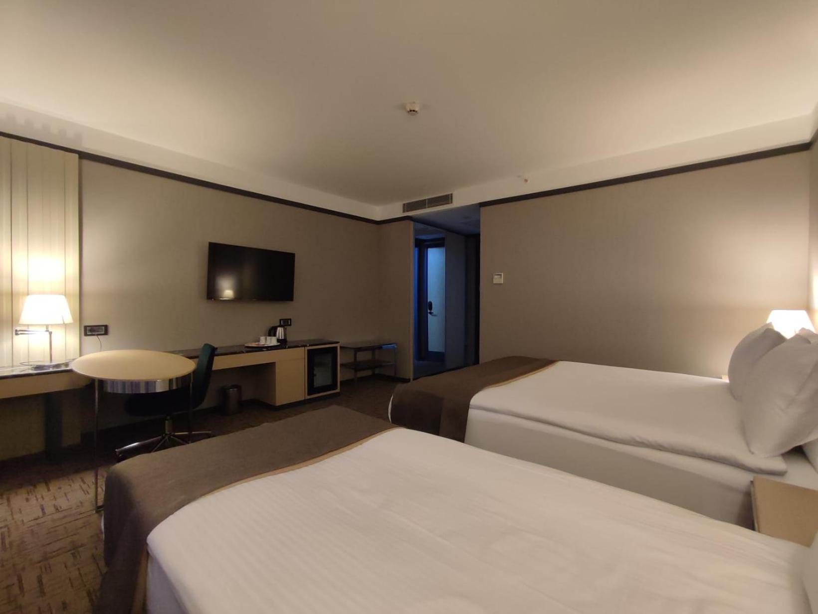 Standard Triple Room with Sea View photo 2