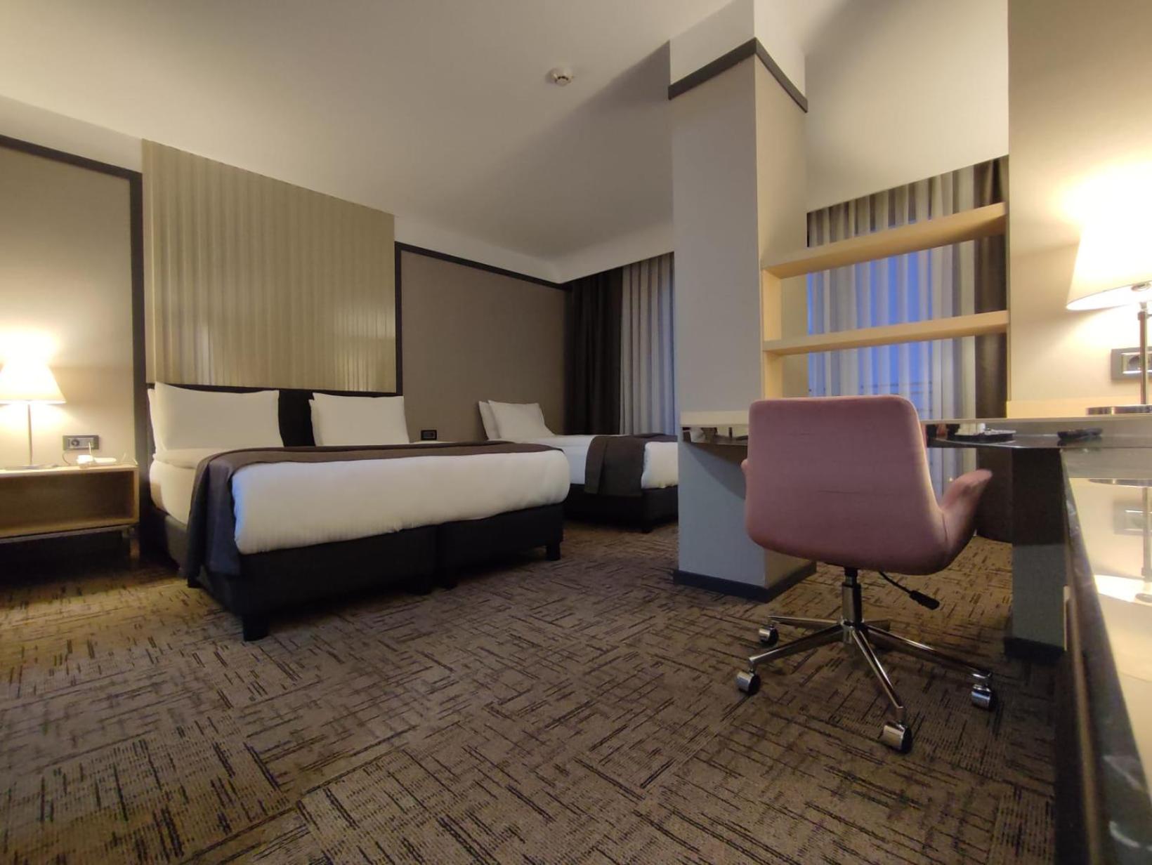Standard Triple Room with Sea View photo 3