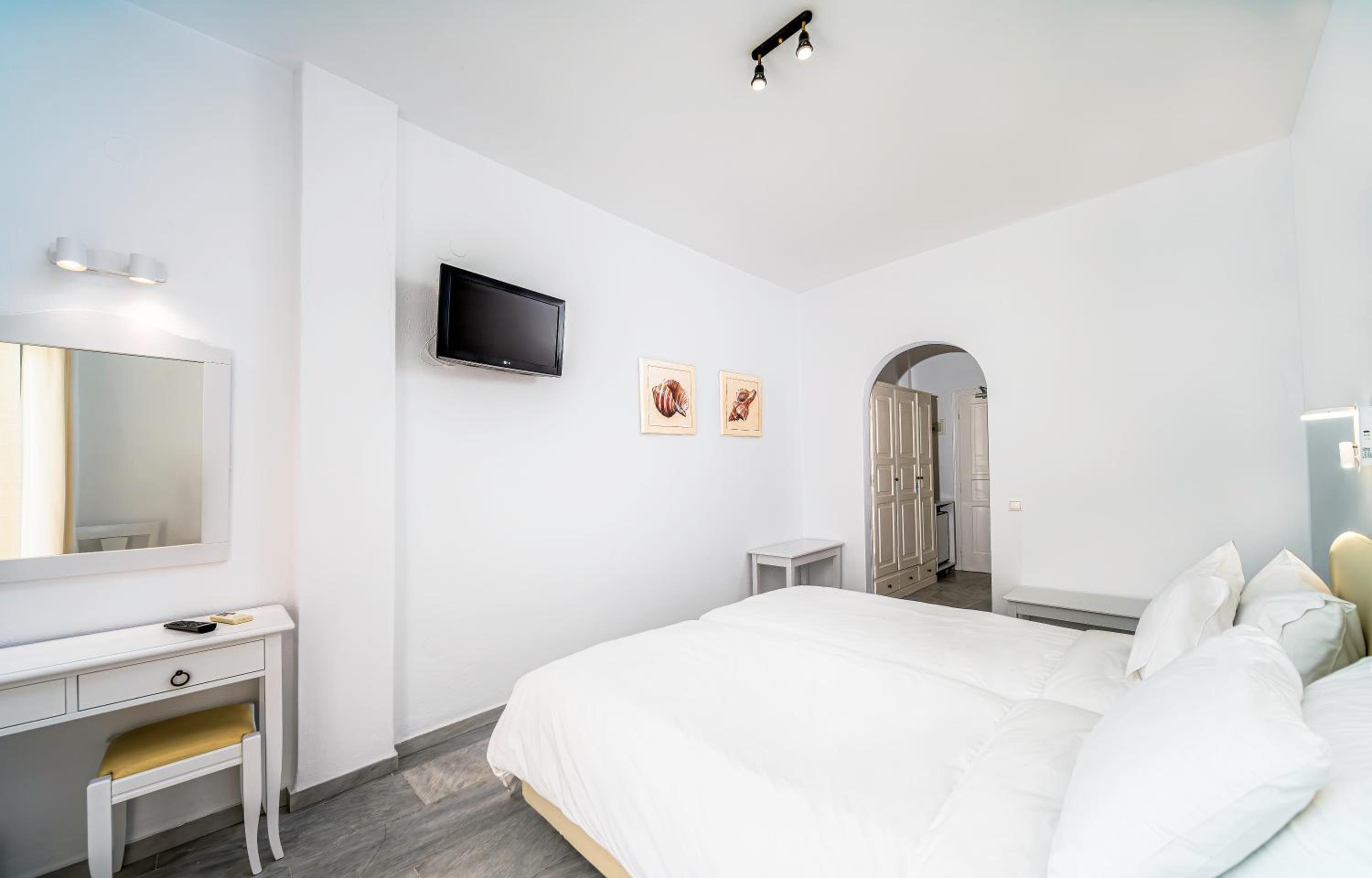 Double or Twin Room with Garden View photo 3