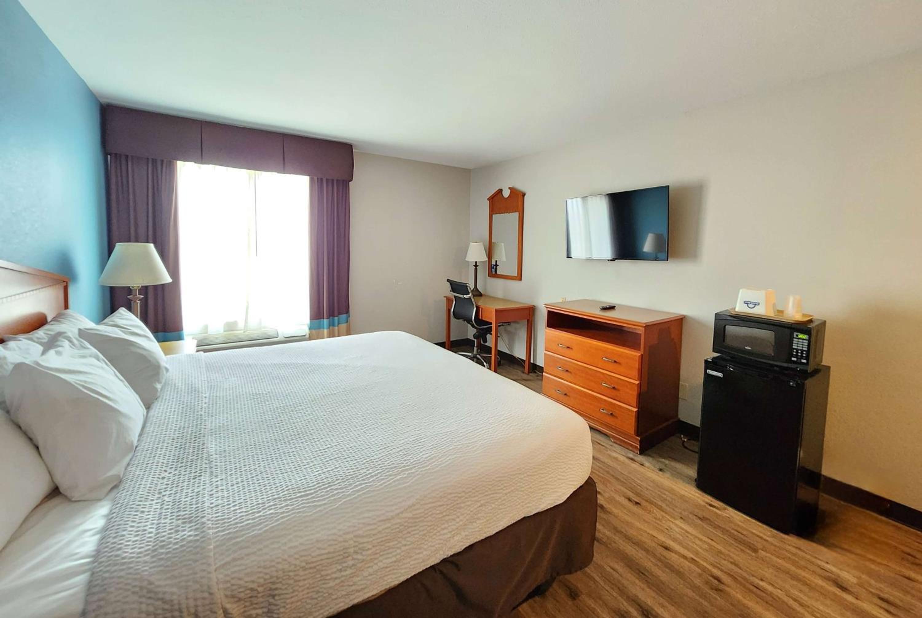 King Room - Disability Access/Non-Smoking - Photo 1