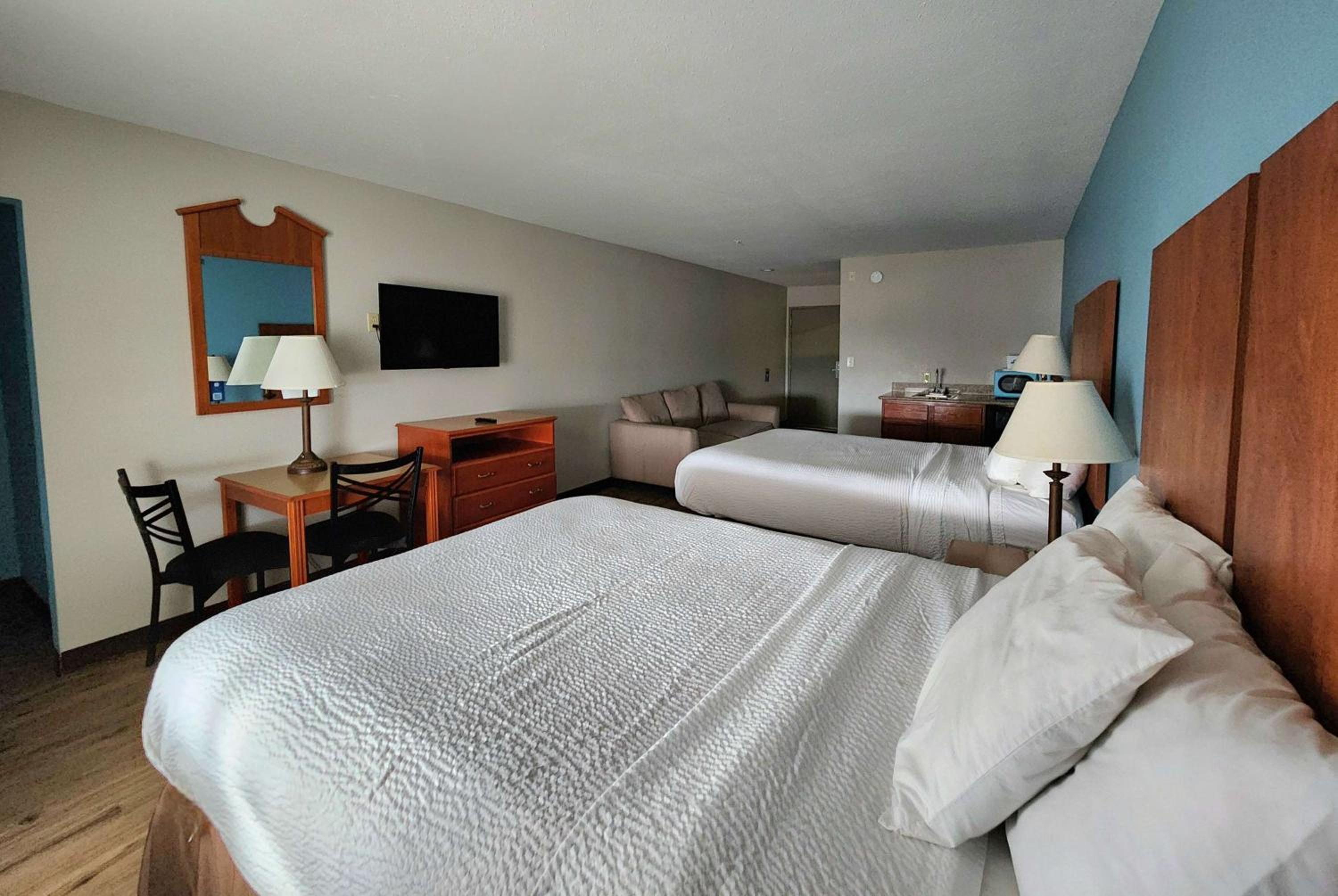 Studio Suite with 2 Queen Beds, Non-Smoking - Photo 1