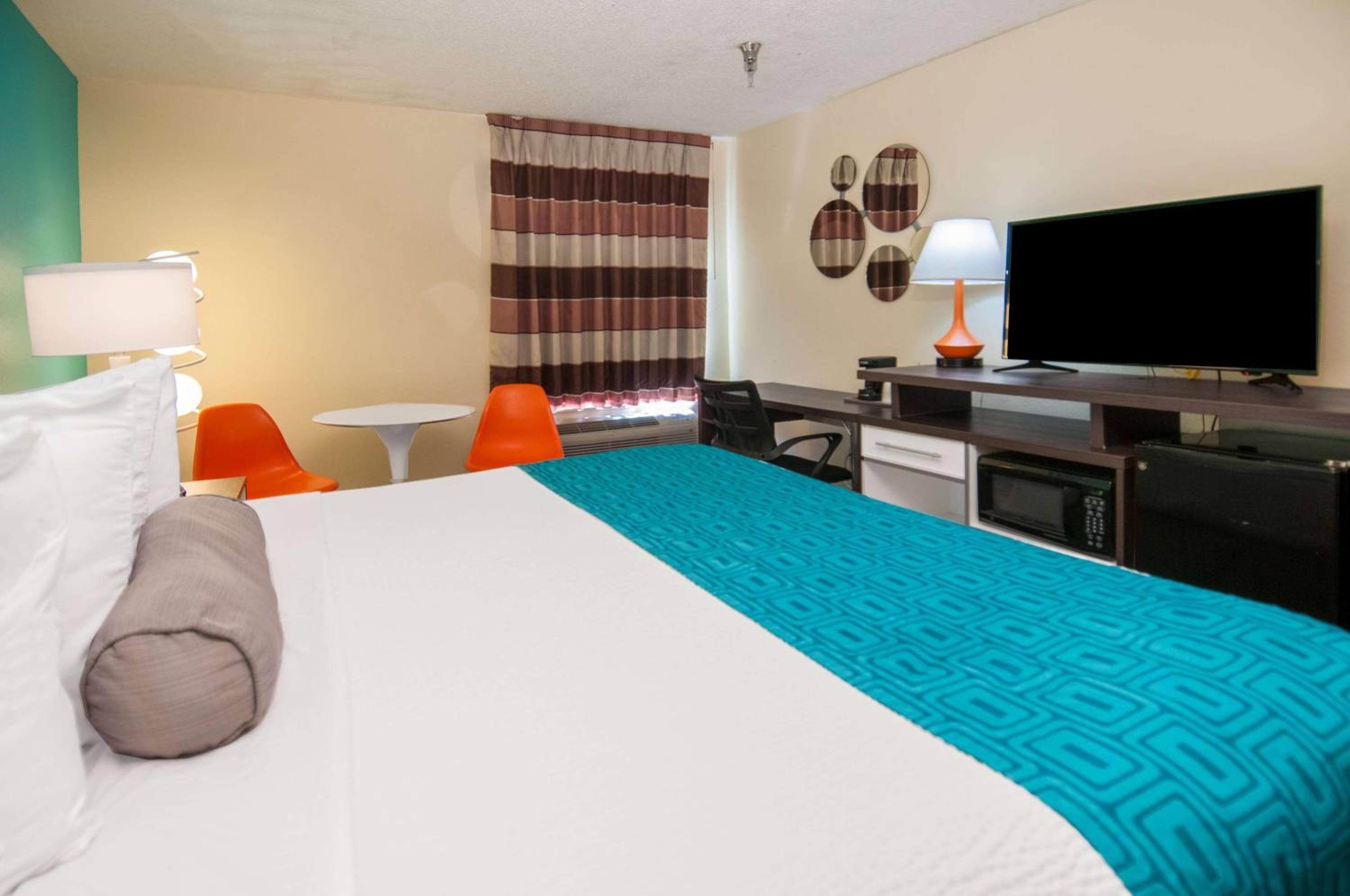King Room - Mobility Access/Non-Smoking - Photo 1