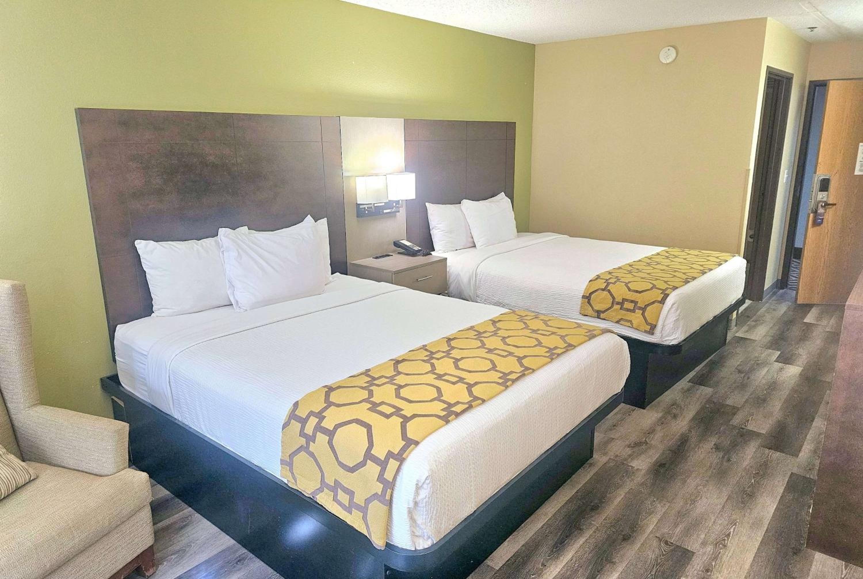 Queen Room With Two Queen Beds - Mobility Access/Non-Smoking