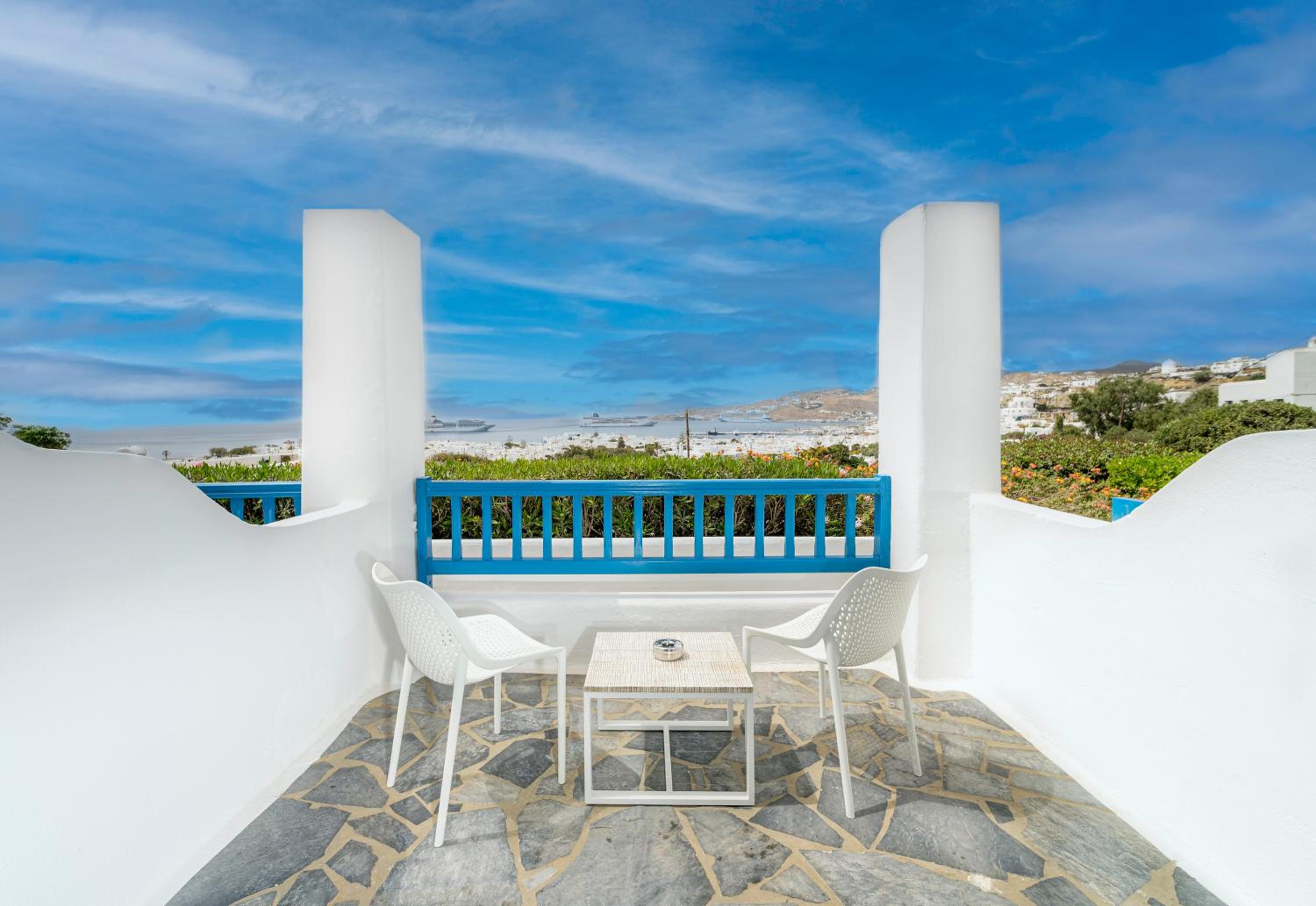 Double or Twin Room with Sea View photo 3