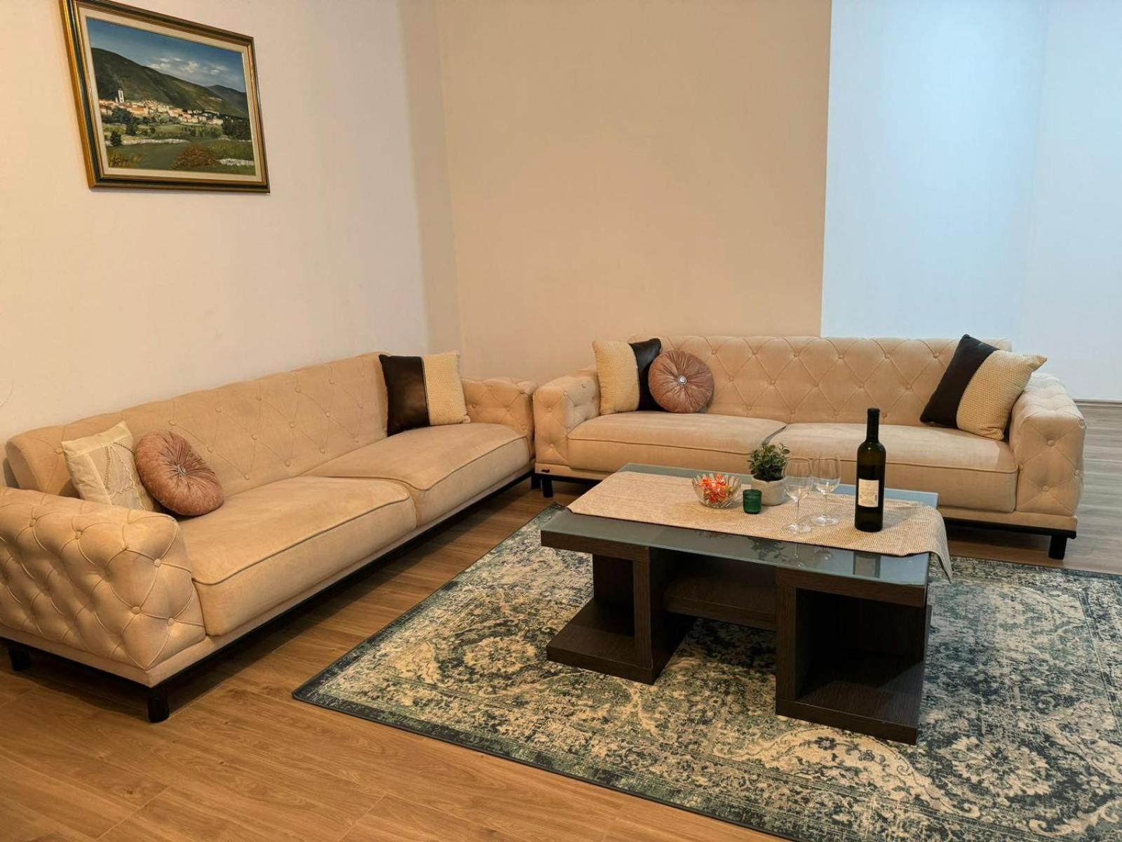 One-Bedroom Apartment photo 1