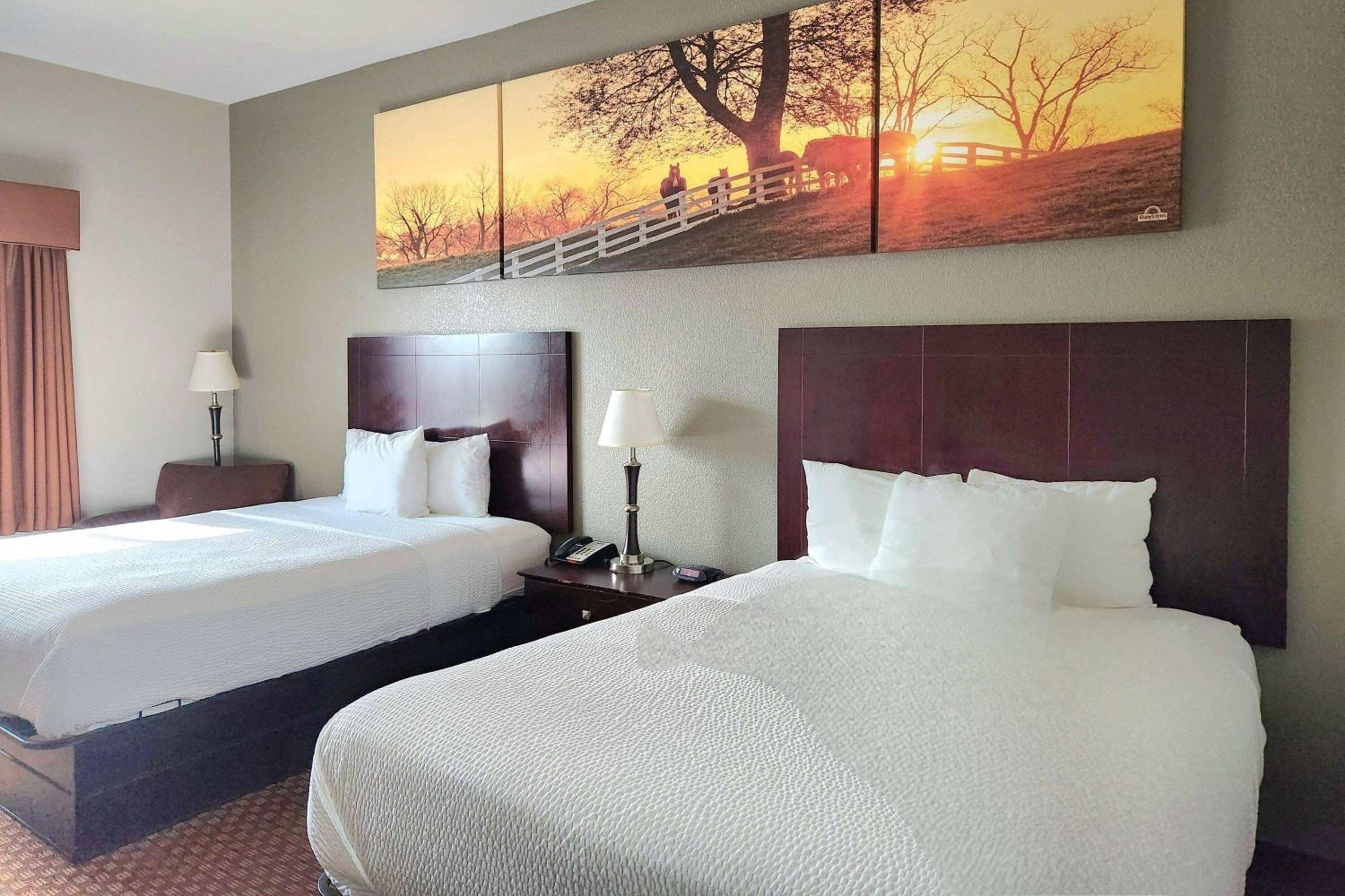 Queen Room with Two Queen Beds and Bath Tub - Mobility/Hearing Accessible - Non-Smoking - Photo 1