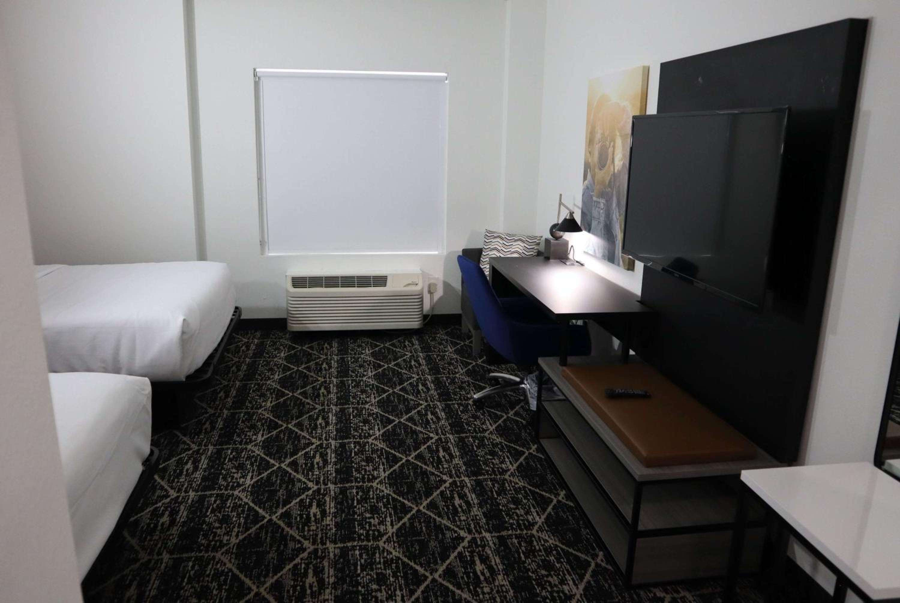 Deluxe Double Room with Two Double Beds - Non-Smoking - Photo 1