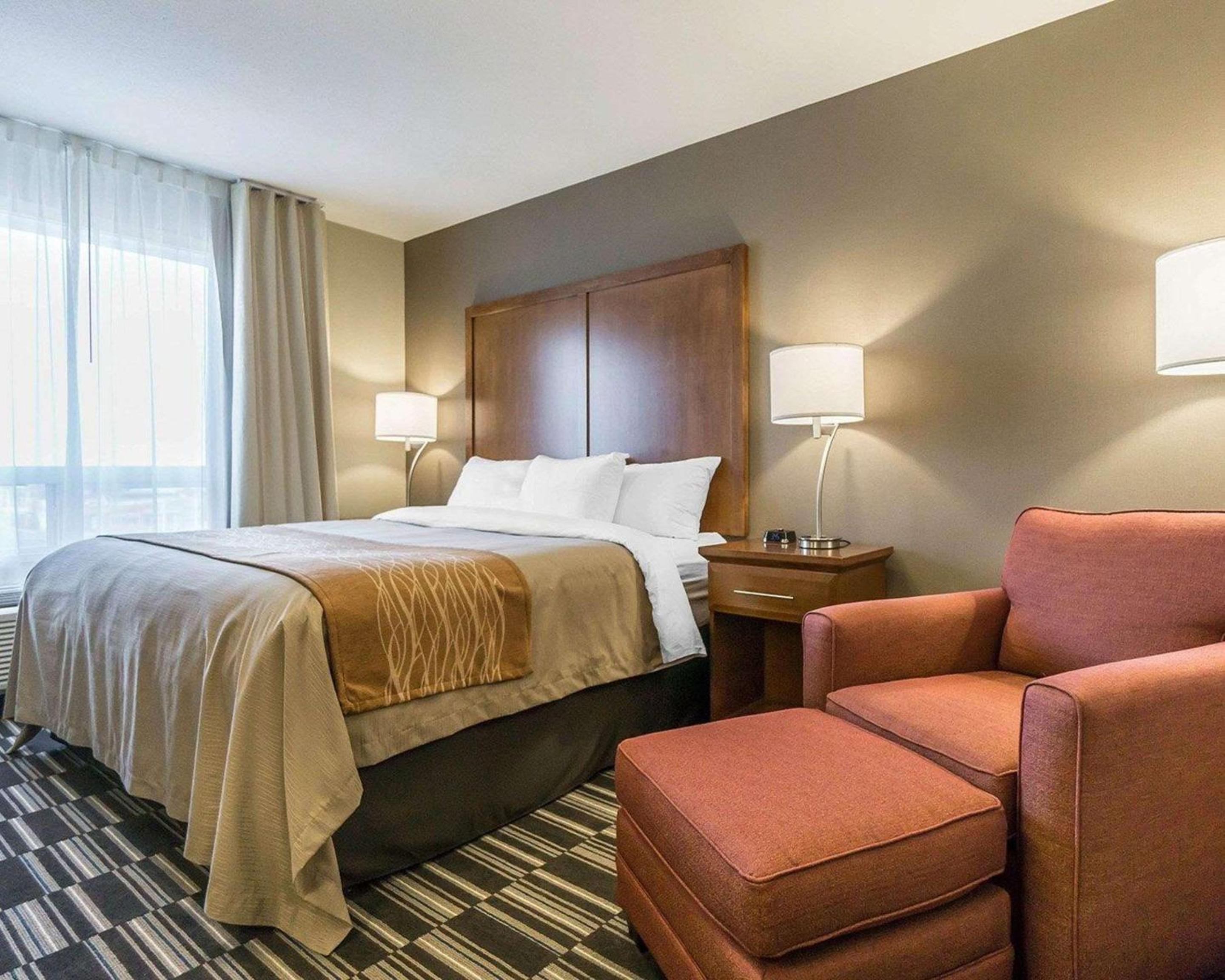 Standard King Room photo 1