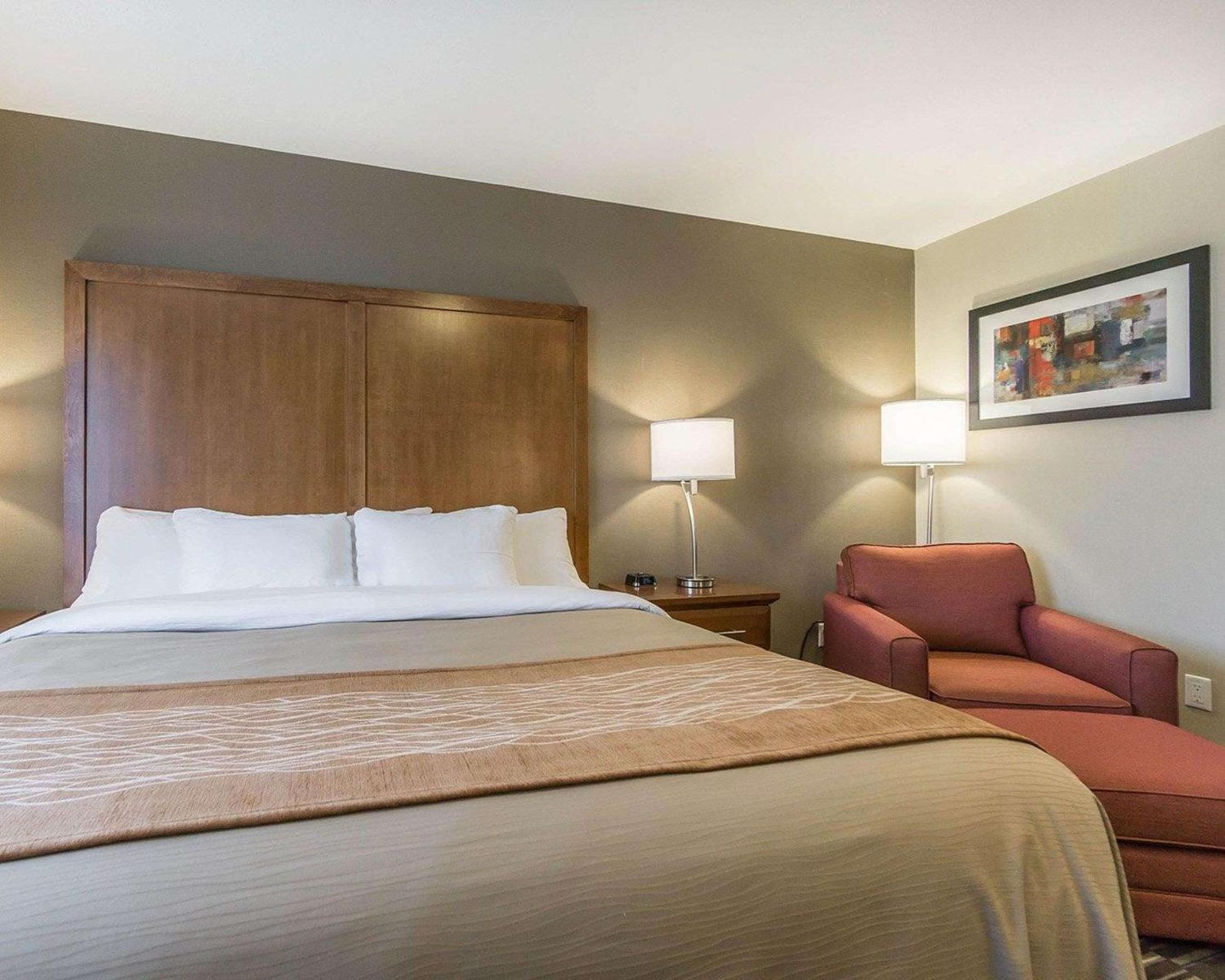 Standard King Room photo 2