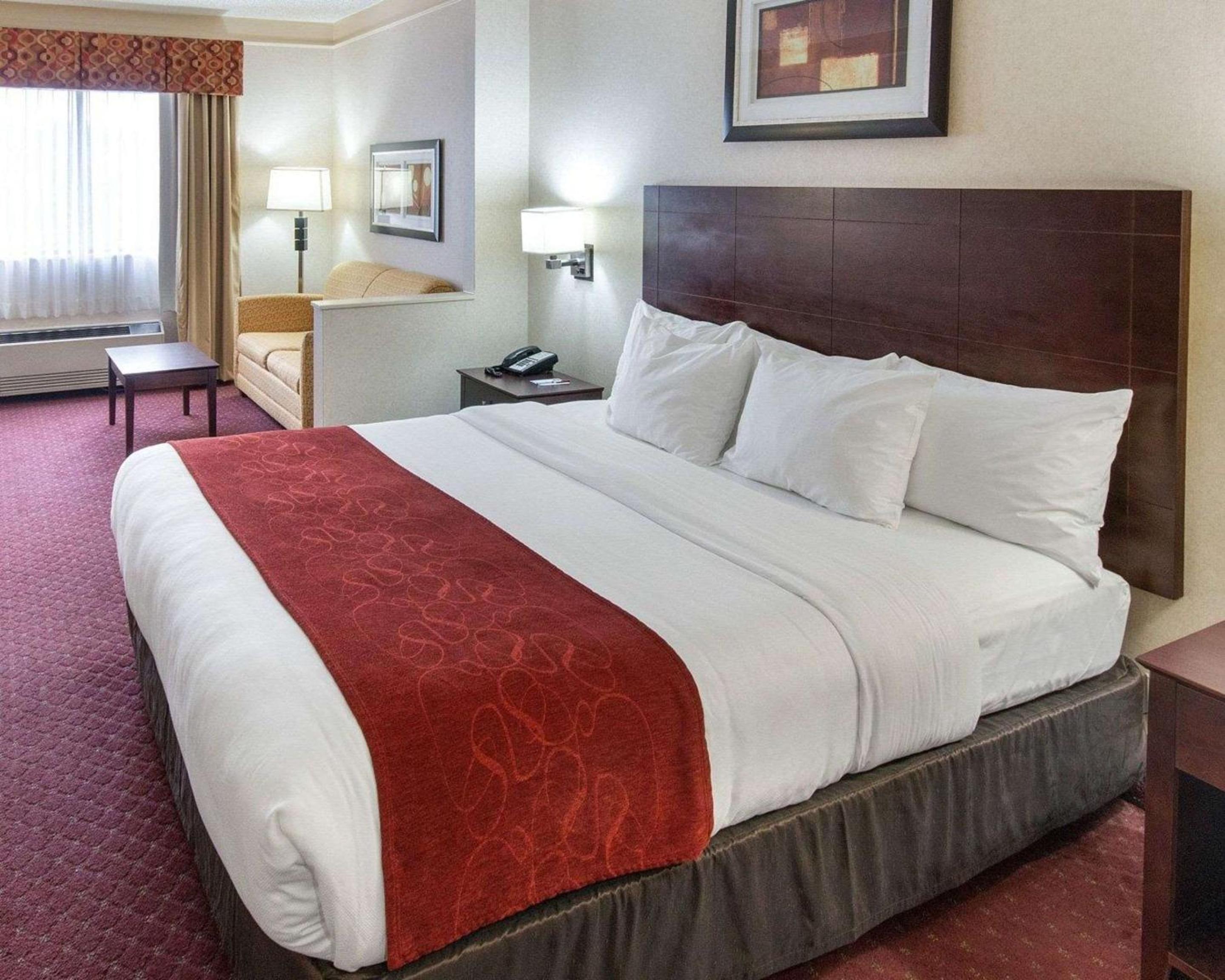 King Suite - Non-Smoking - Photo 1