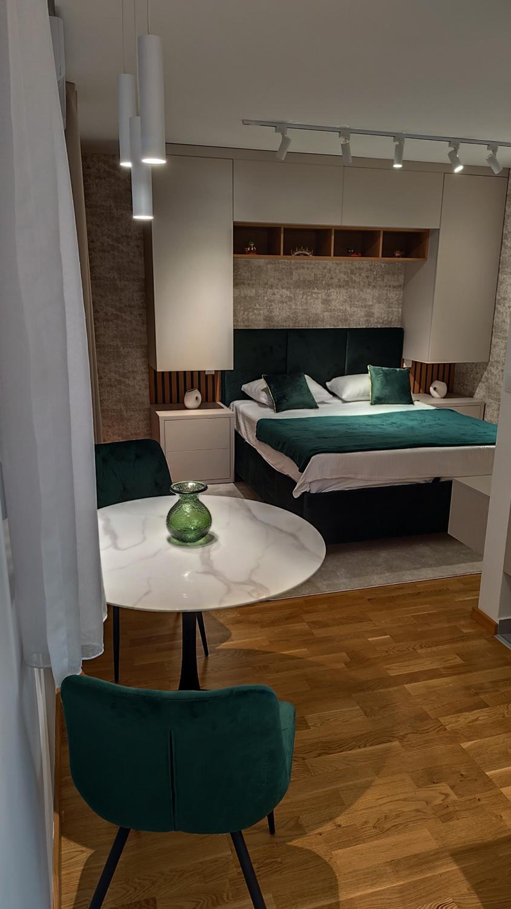 Studio Apartment photo 1
