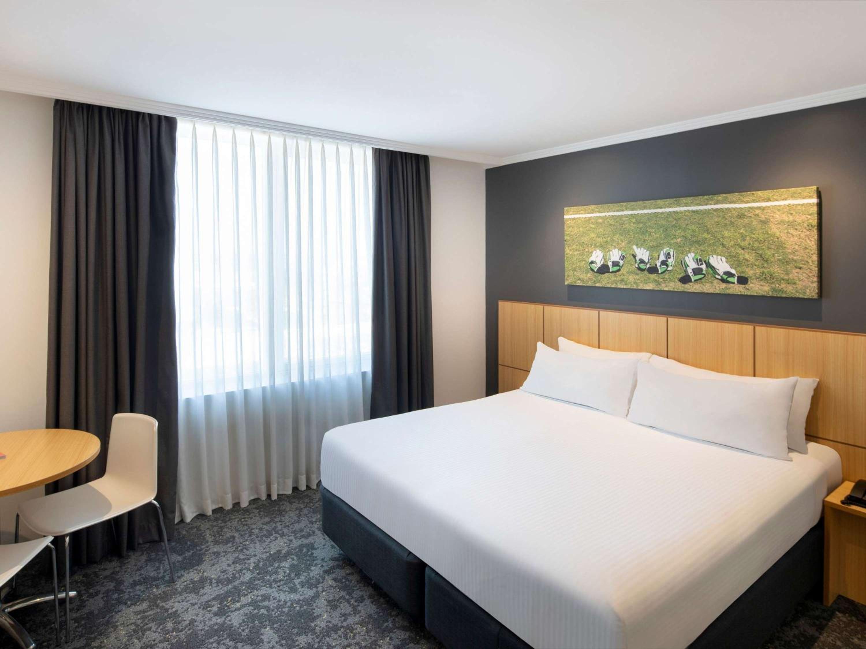 Standard Queen Room - Accessible - Photo 5