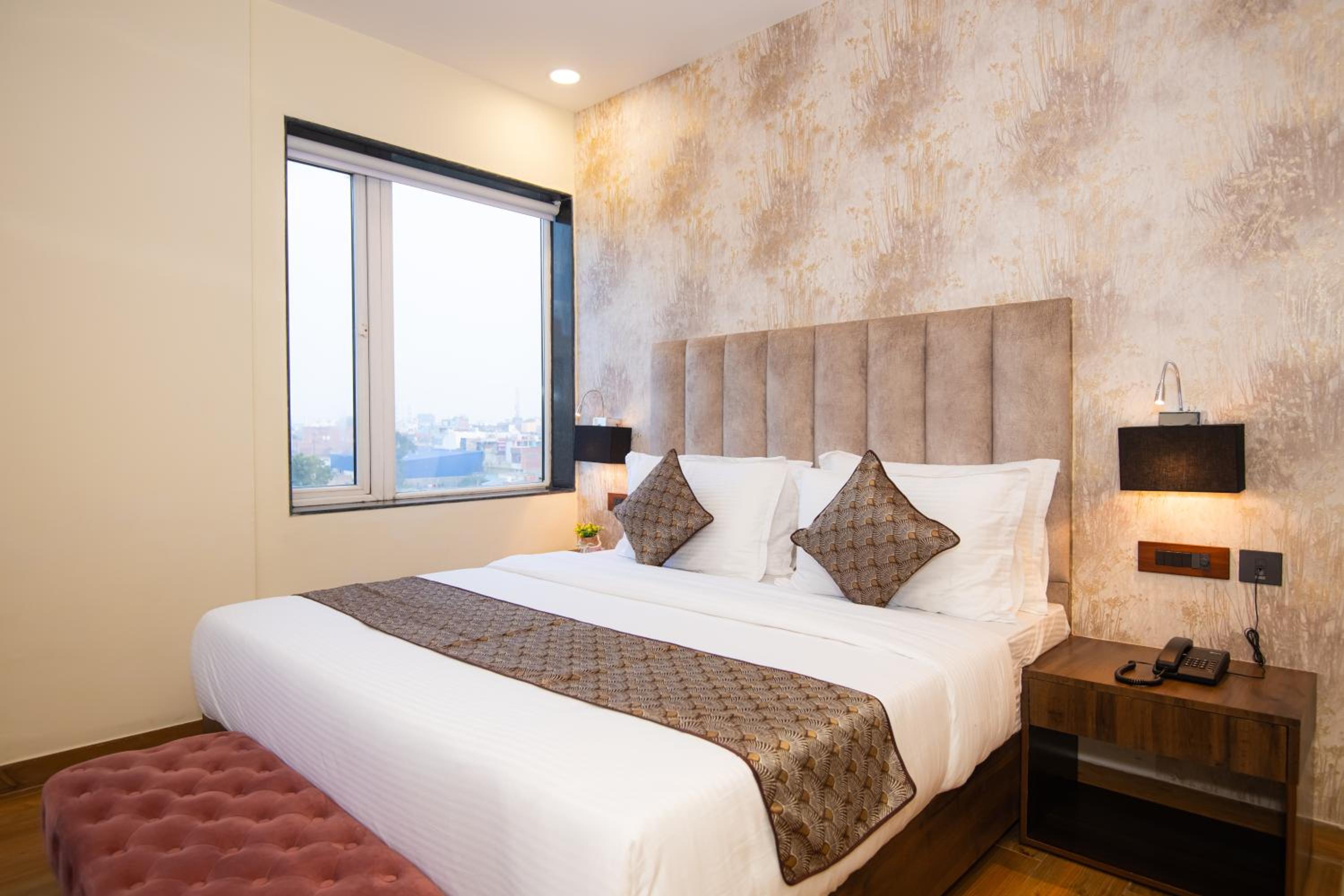 Superior King Room photo 2
