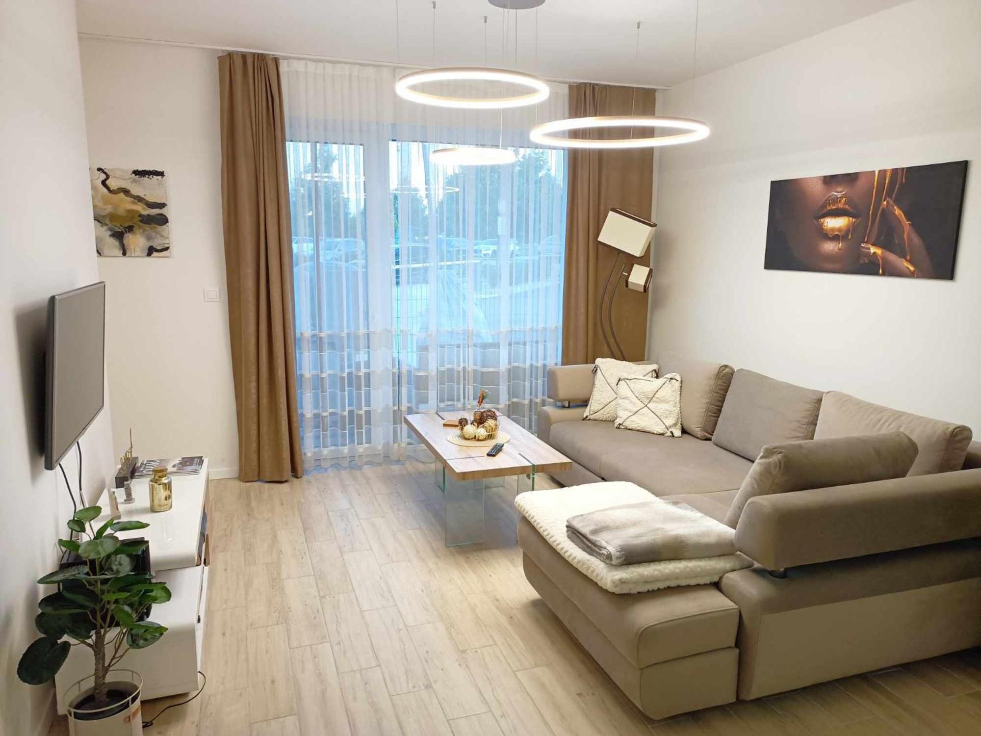 One-Bedroom Apartment photo 1