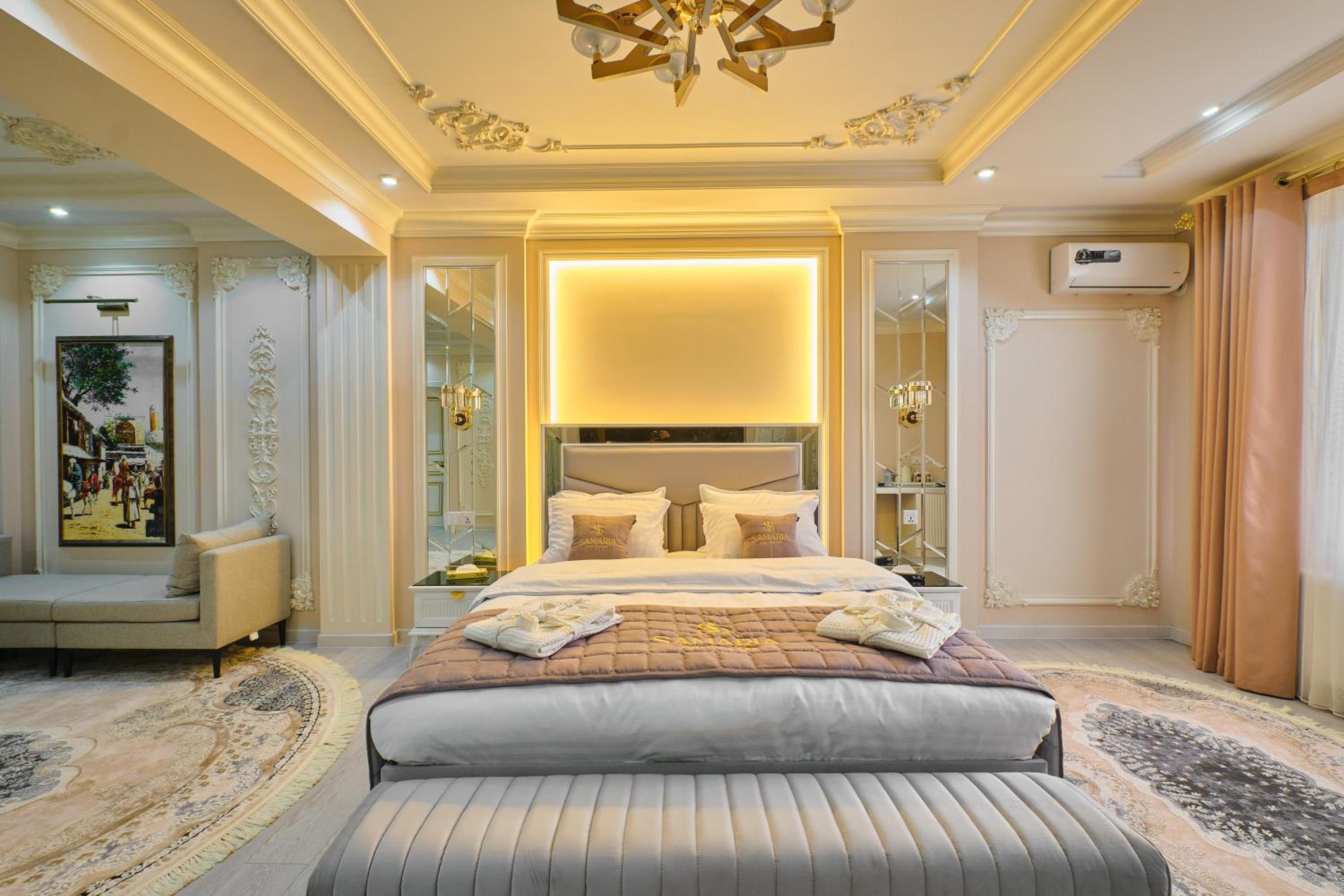 Superior King Room photo 2