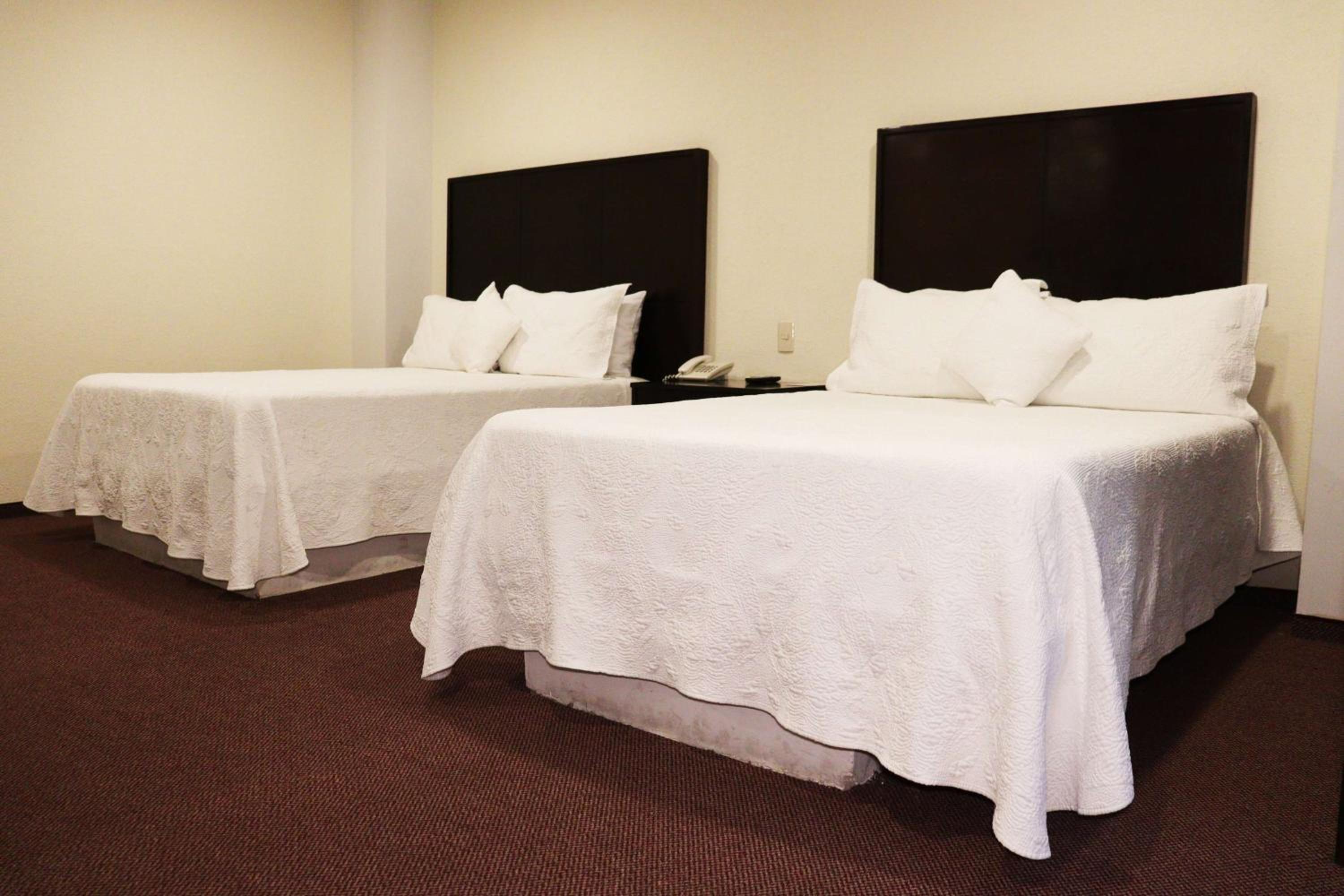 Double Room with Two Double Beds - Non-Smoking - Photo 1