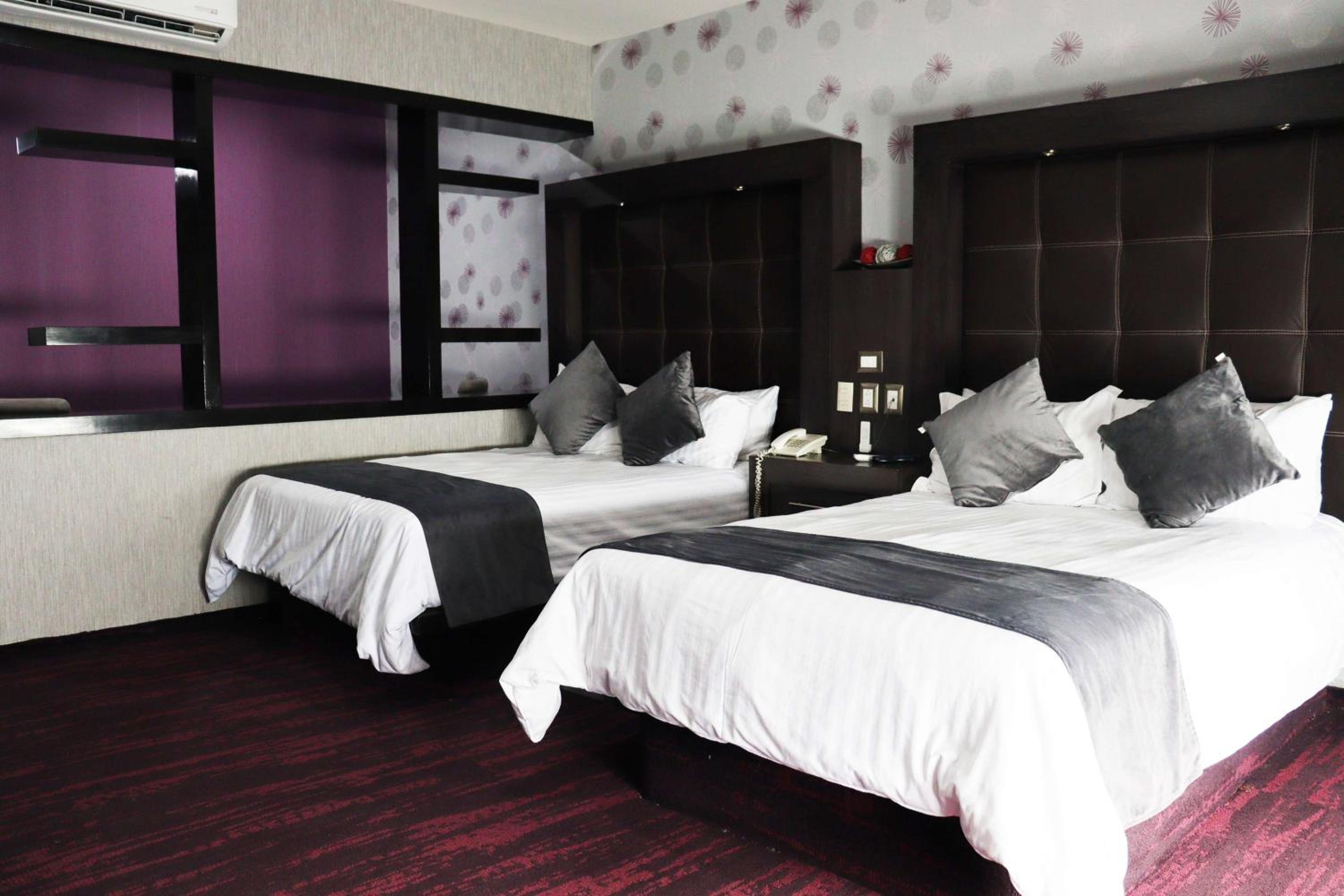 Suite with Two Double Beds - Non-Smoking - Photo 1