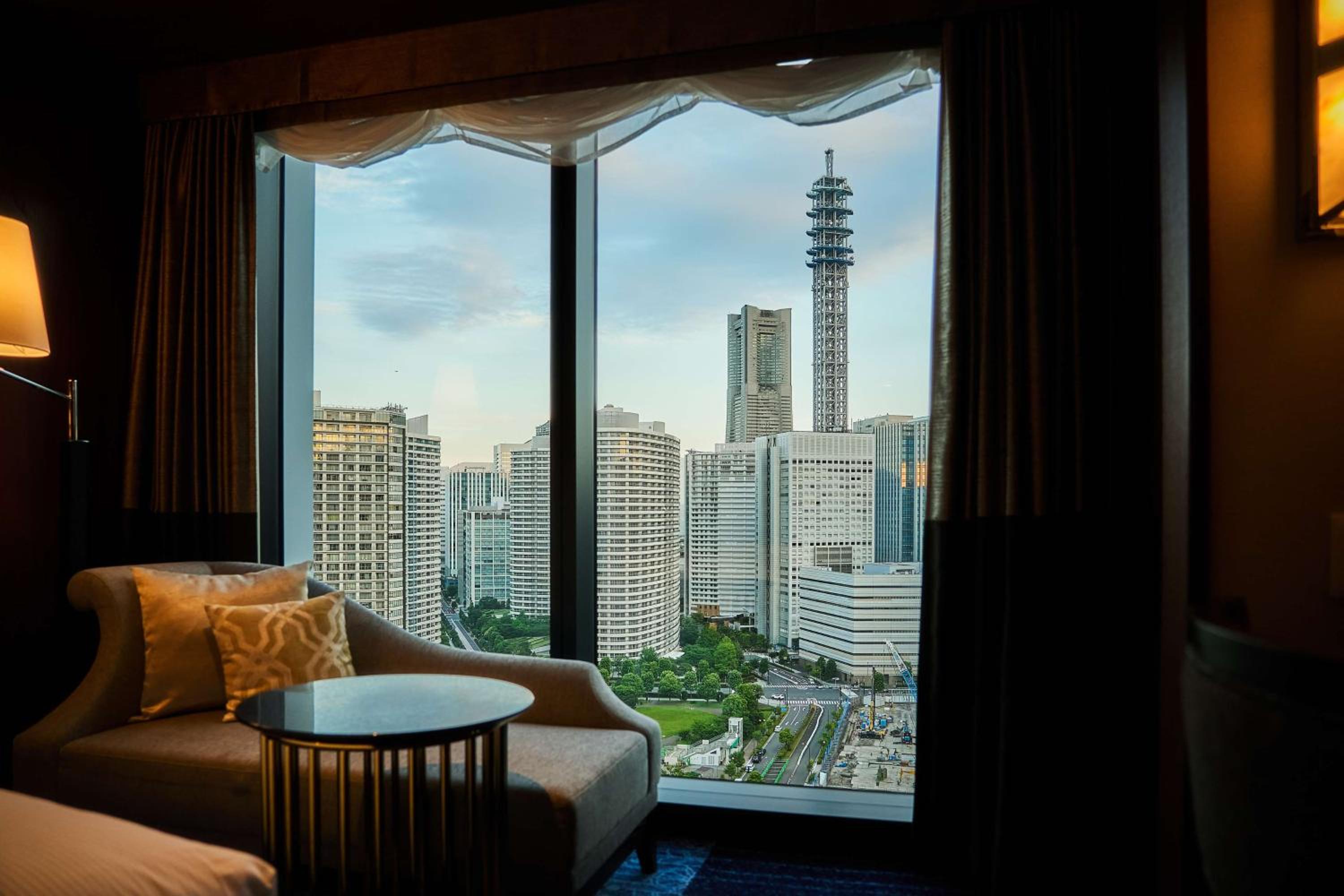 Deluxe King Room - Photo 10