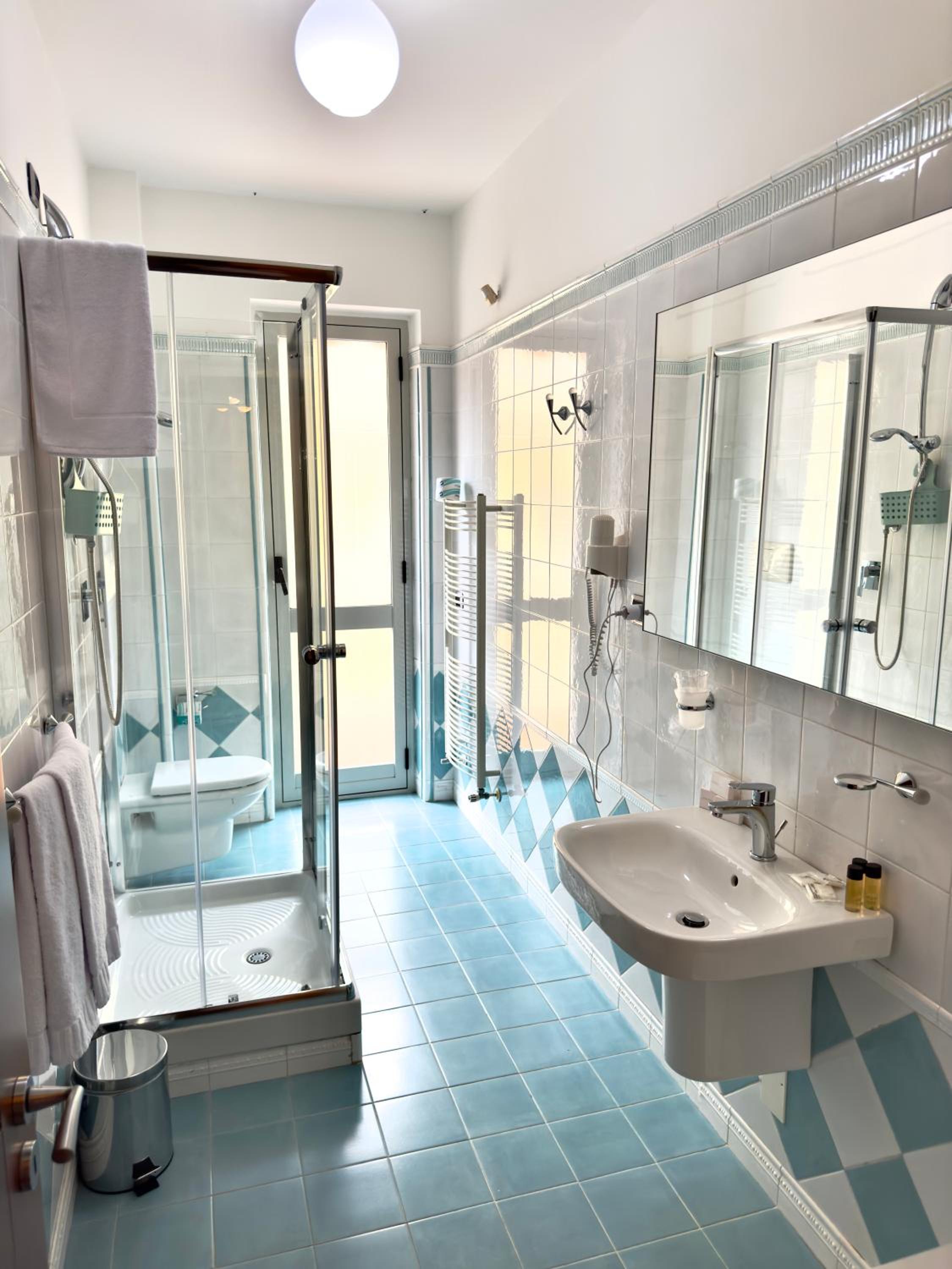 Deluxe Triple Room photo 2