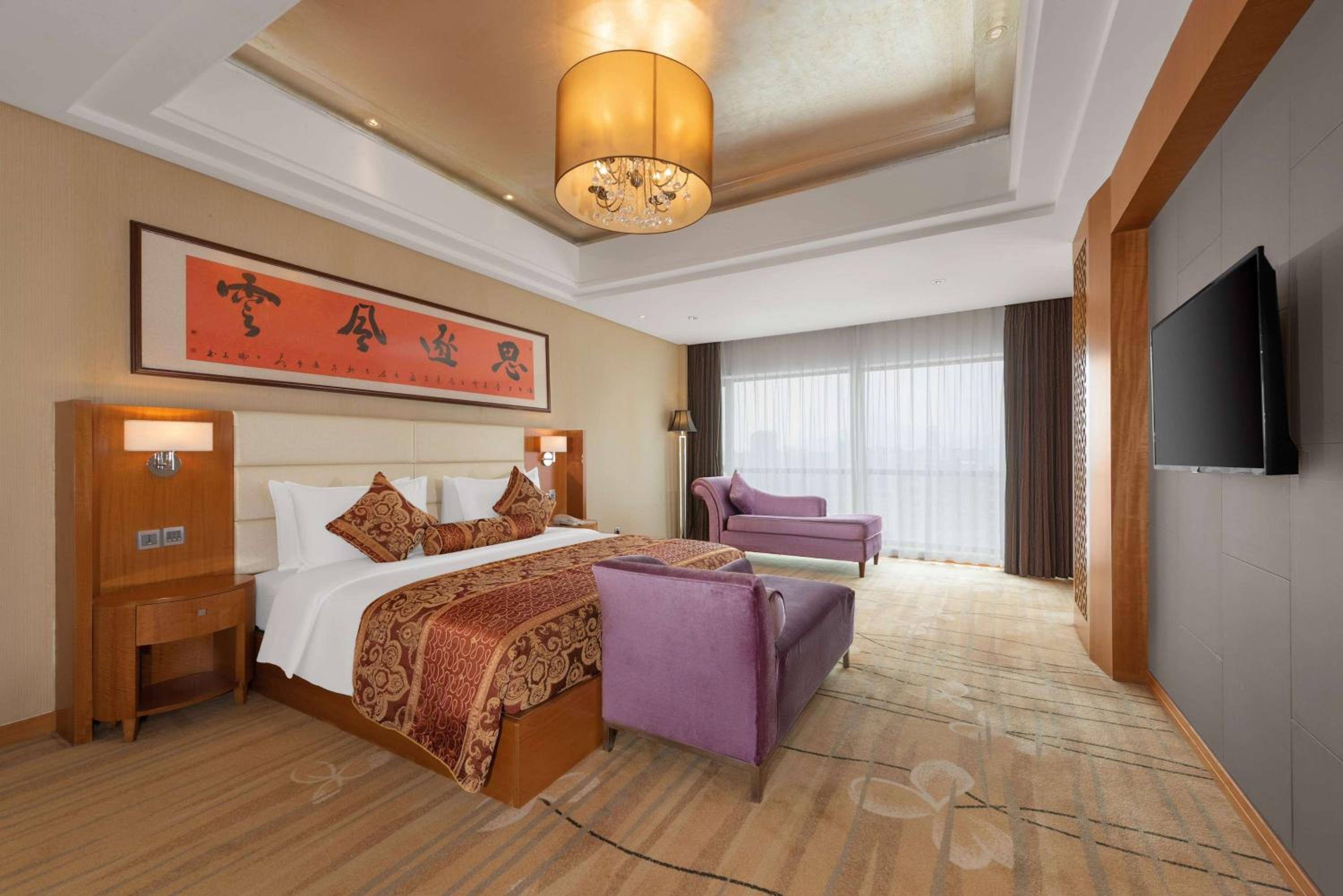 Superior King Suite