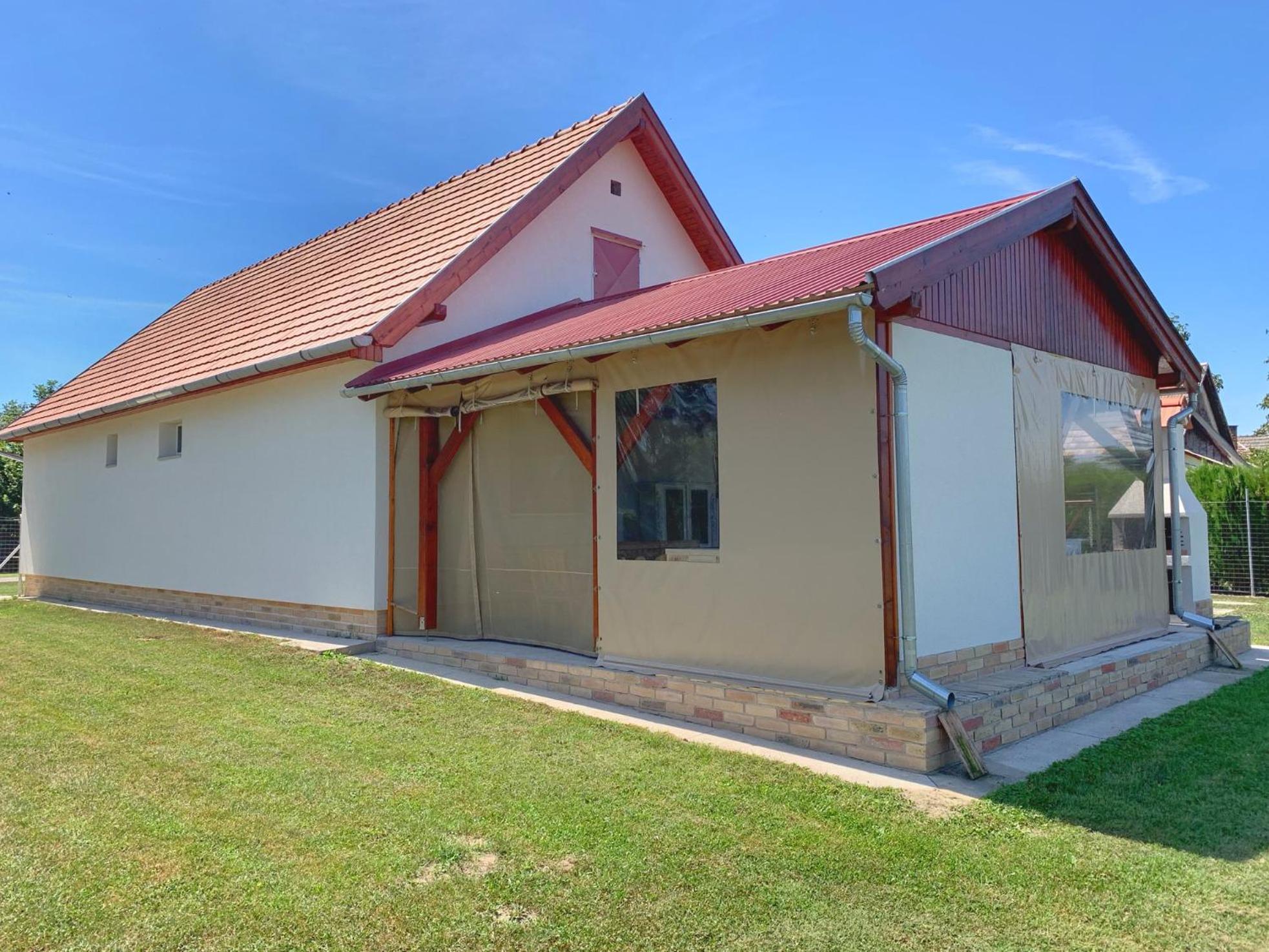 Three-Bedroom House photo 2