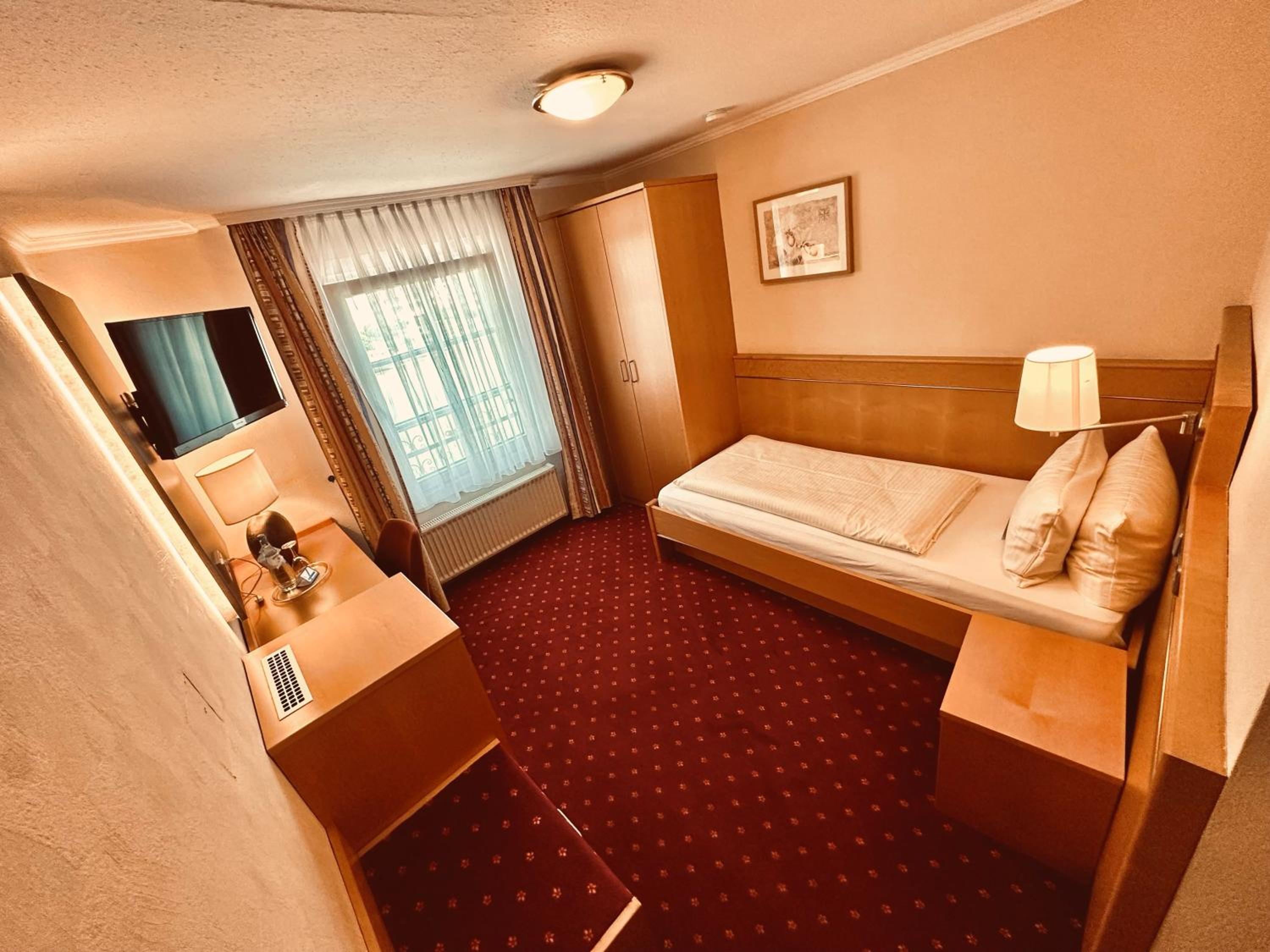 Comfort Single Room with river view