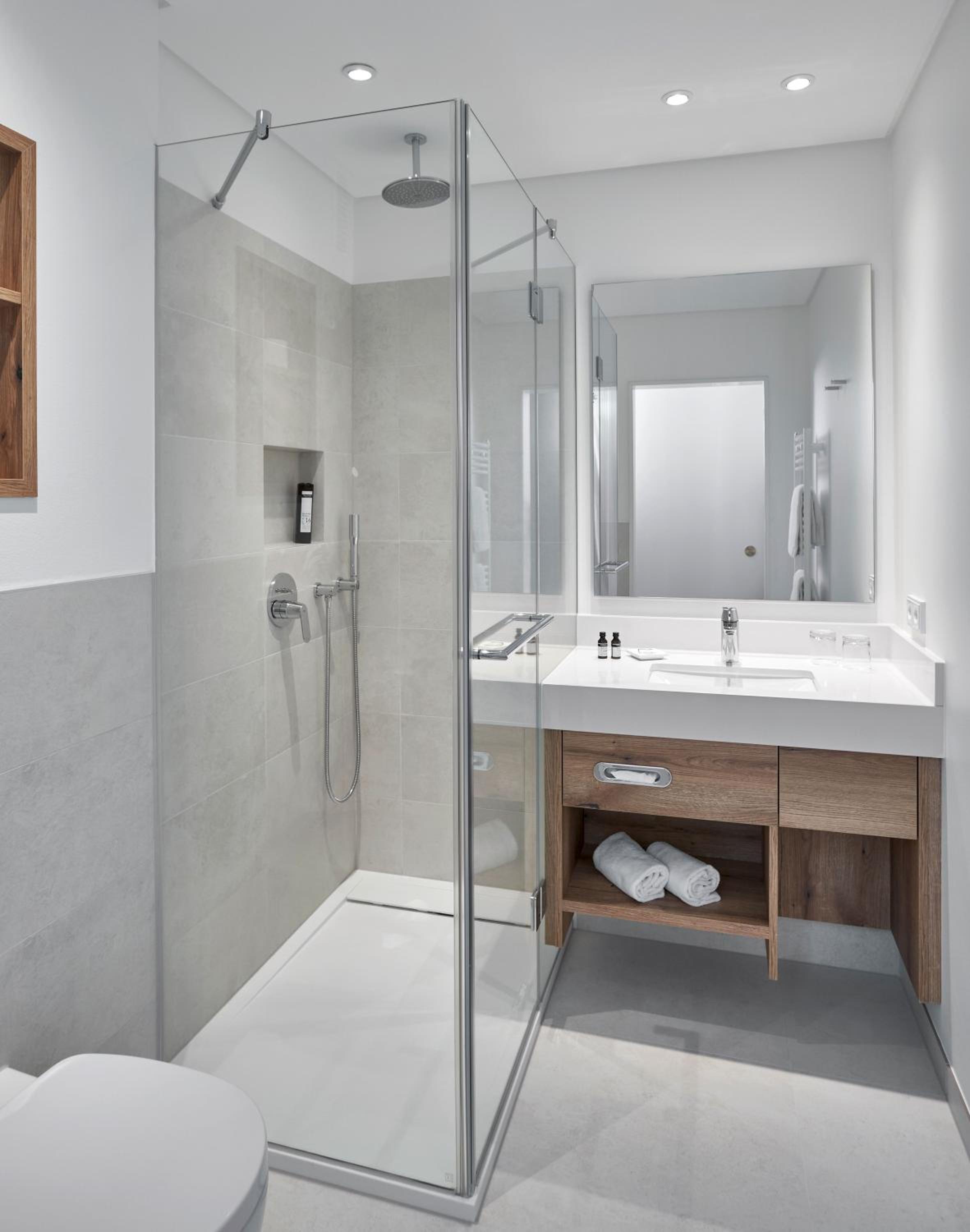 Superior Suite - Photo 7