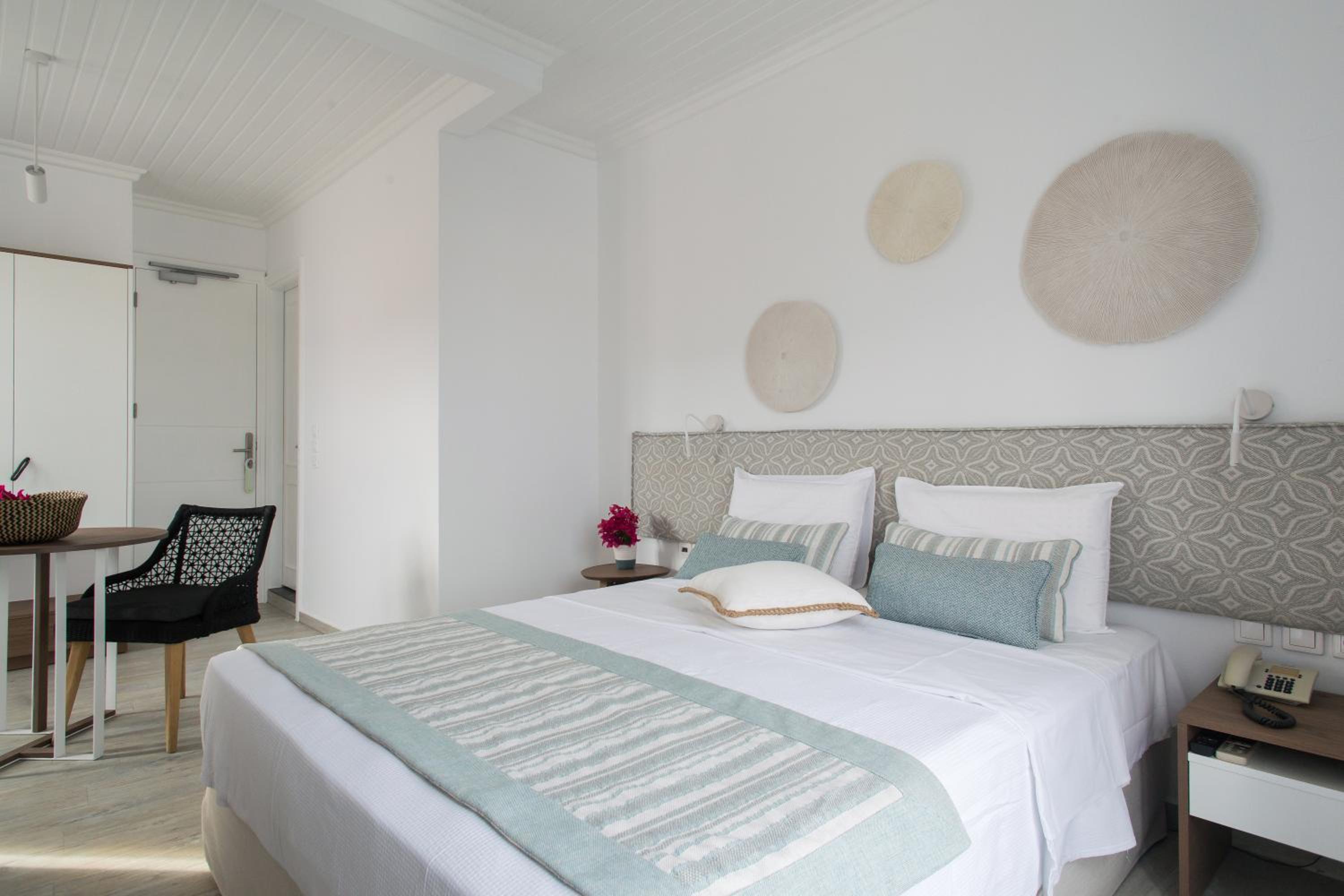 Deluxe Triple Room with Sea View photo 2