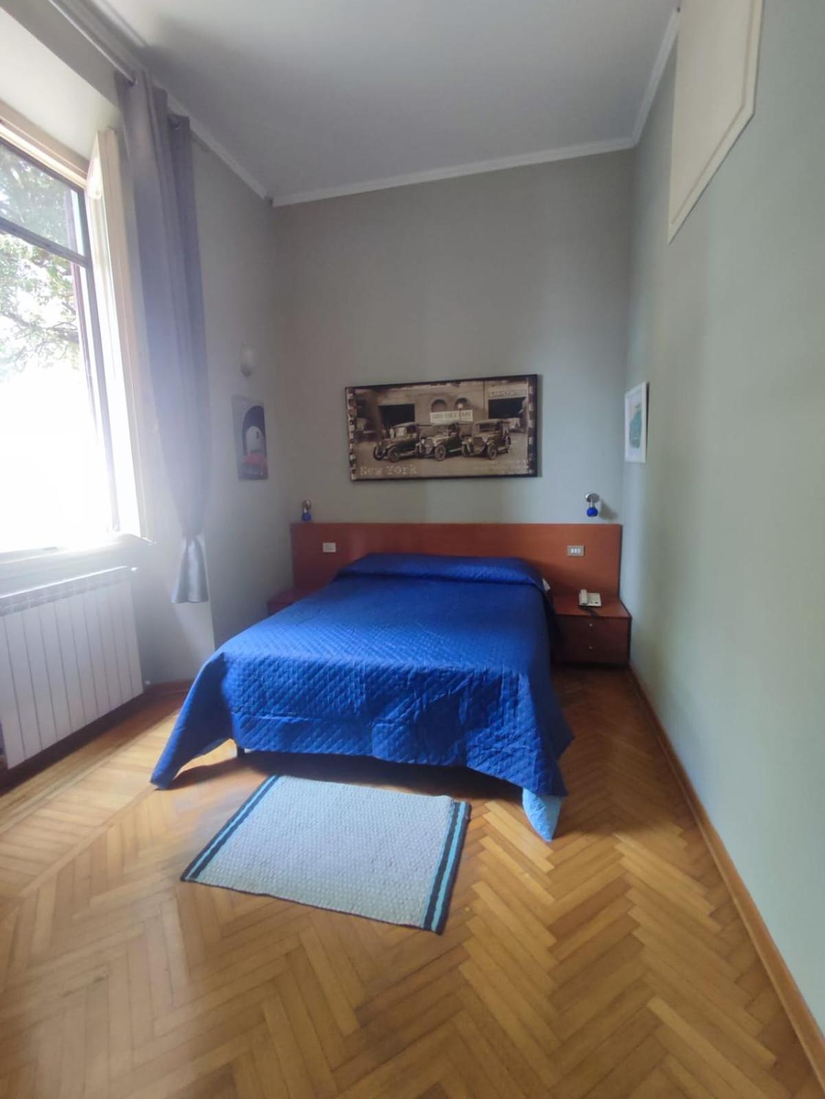 Standard King Room photo 1