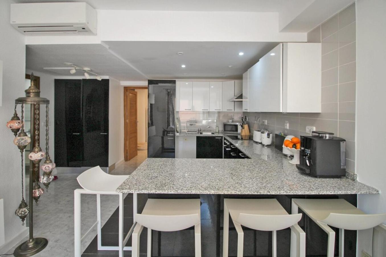 Apartment photo 2