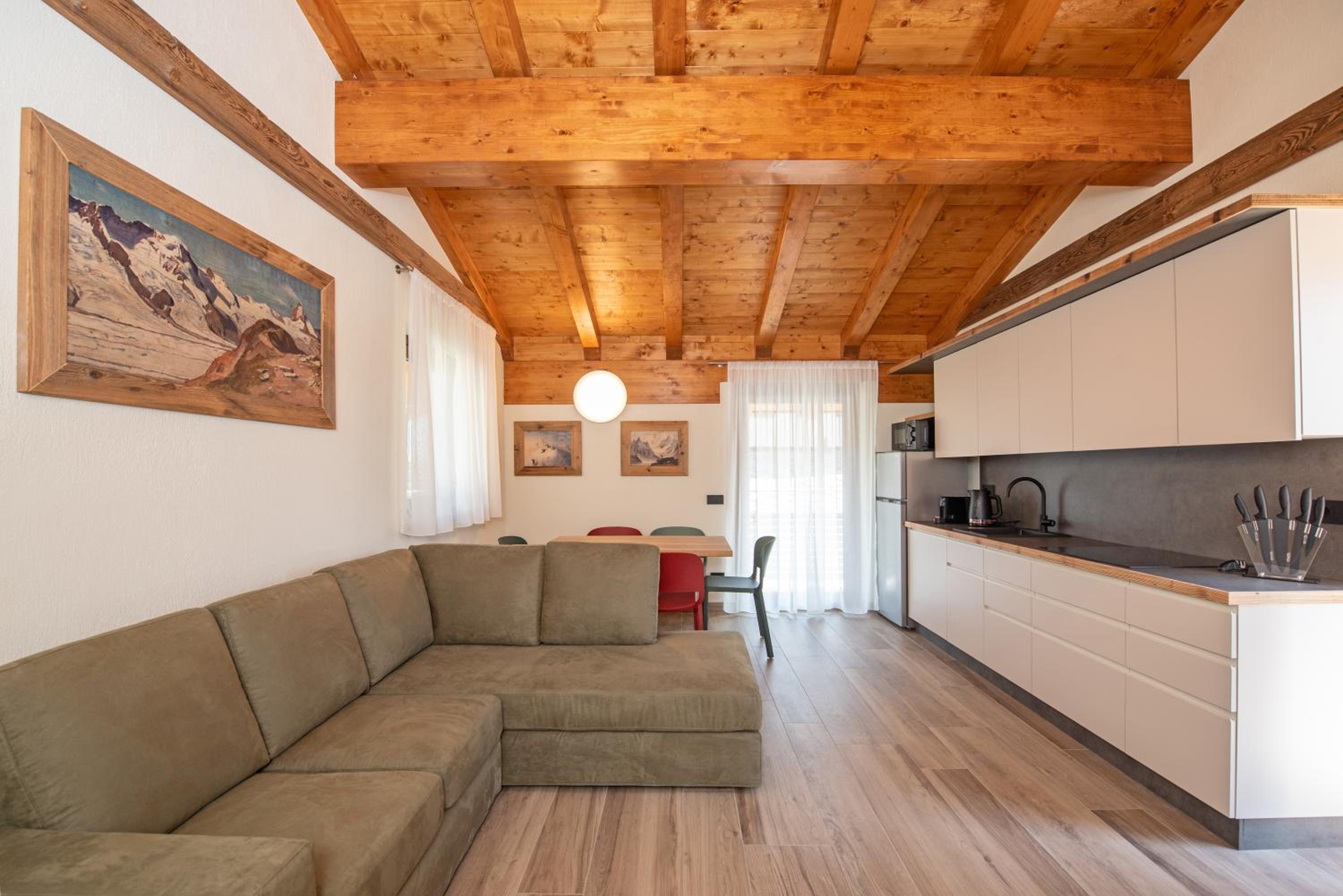 Two-Bedroom Apartment with Mountain View