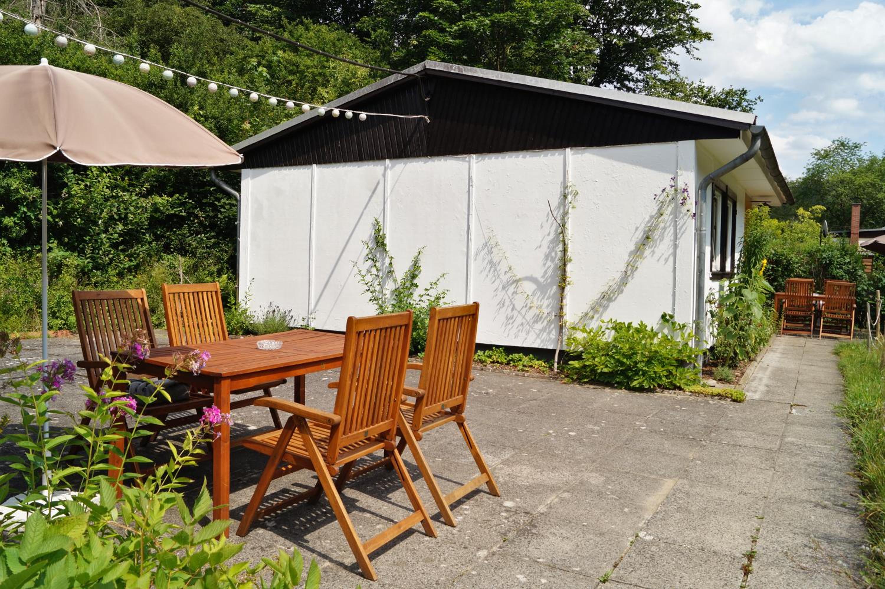 Bungalow With Garden View photo 2