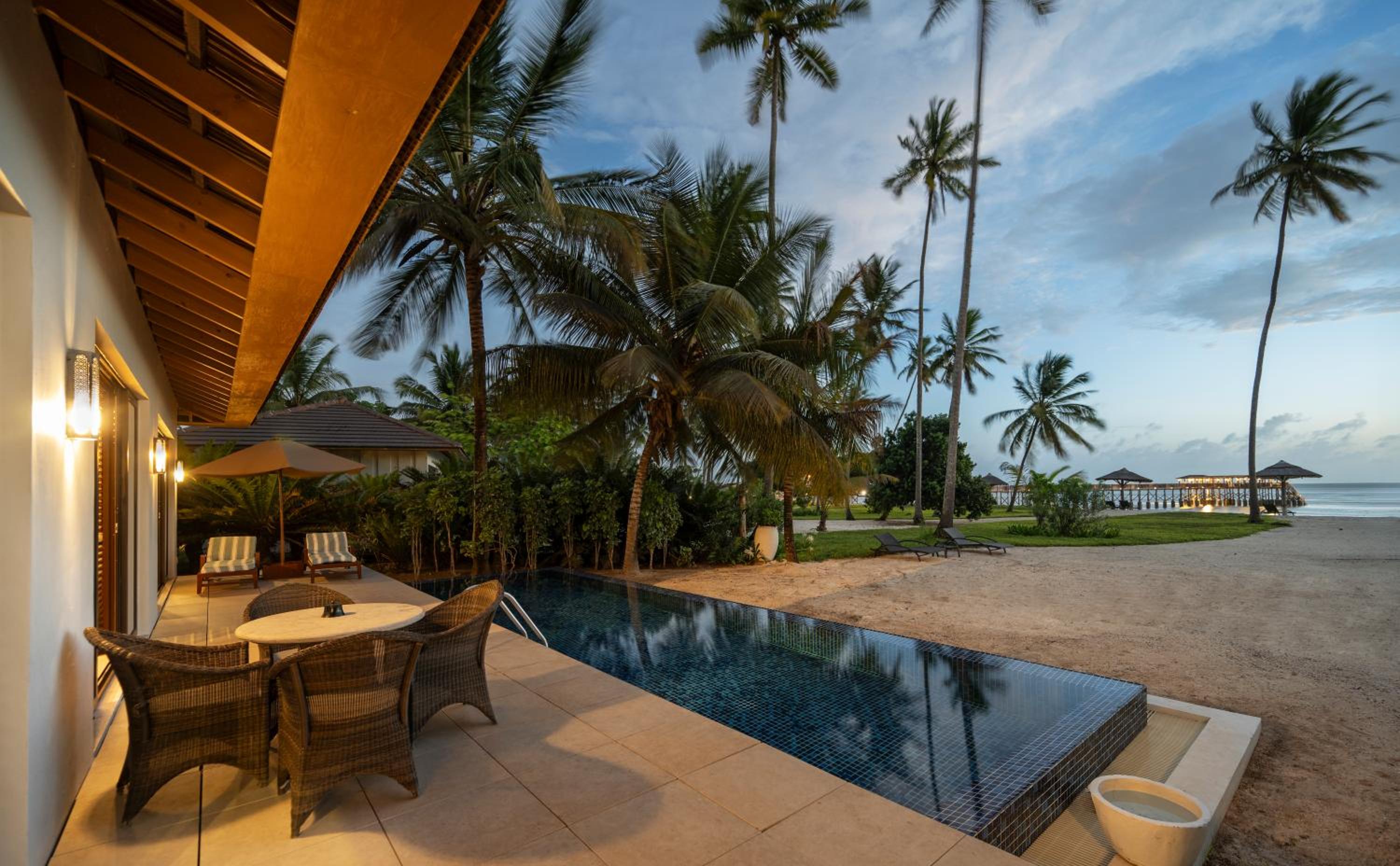 Frangipani Ocean Front Pool Villa - Photo 7