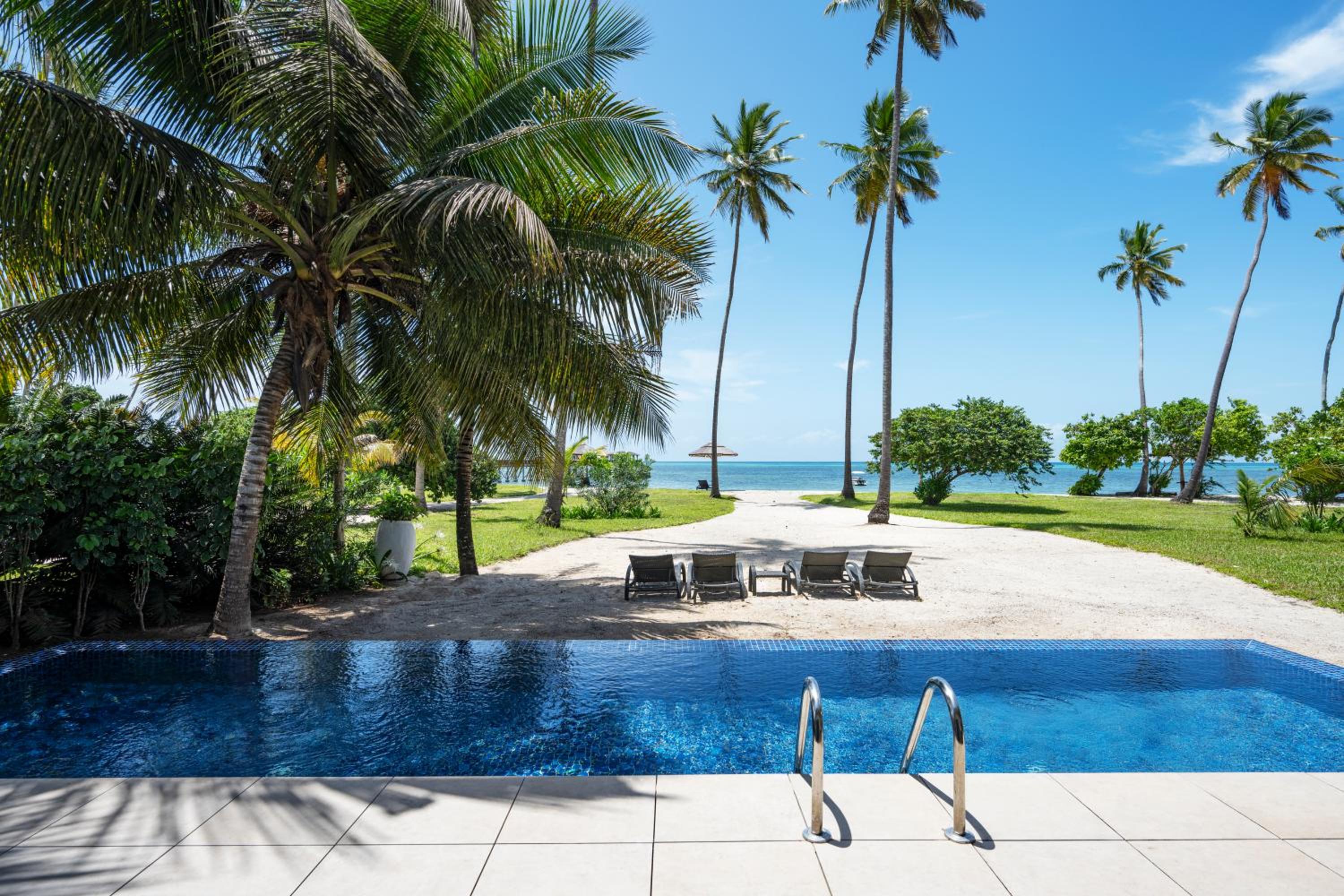 Frangipani Ocean Front Pool Villa - Photo 4