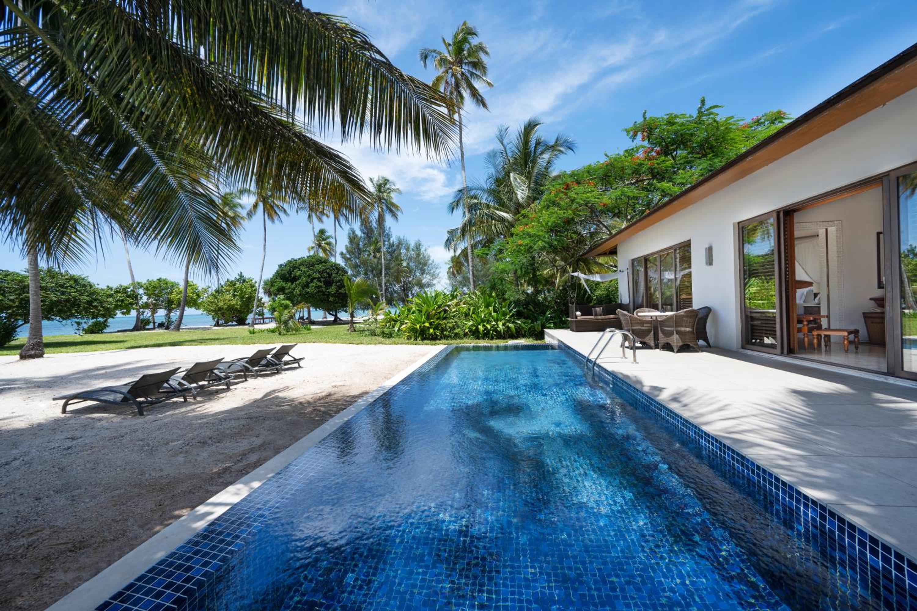 Frangipani Ocean Front Pool Villa - Photo 3