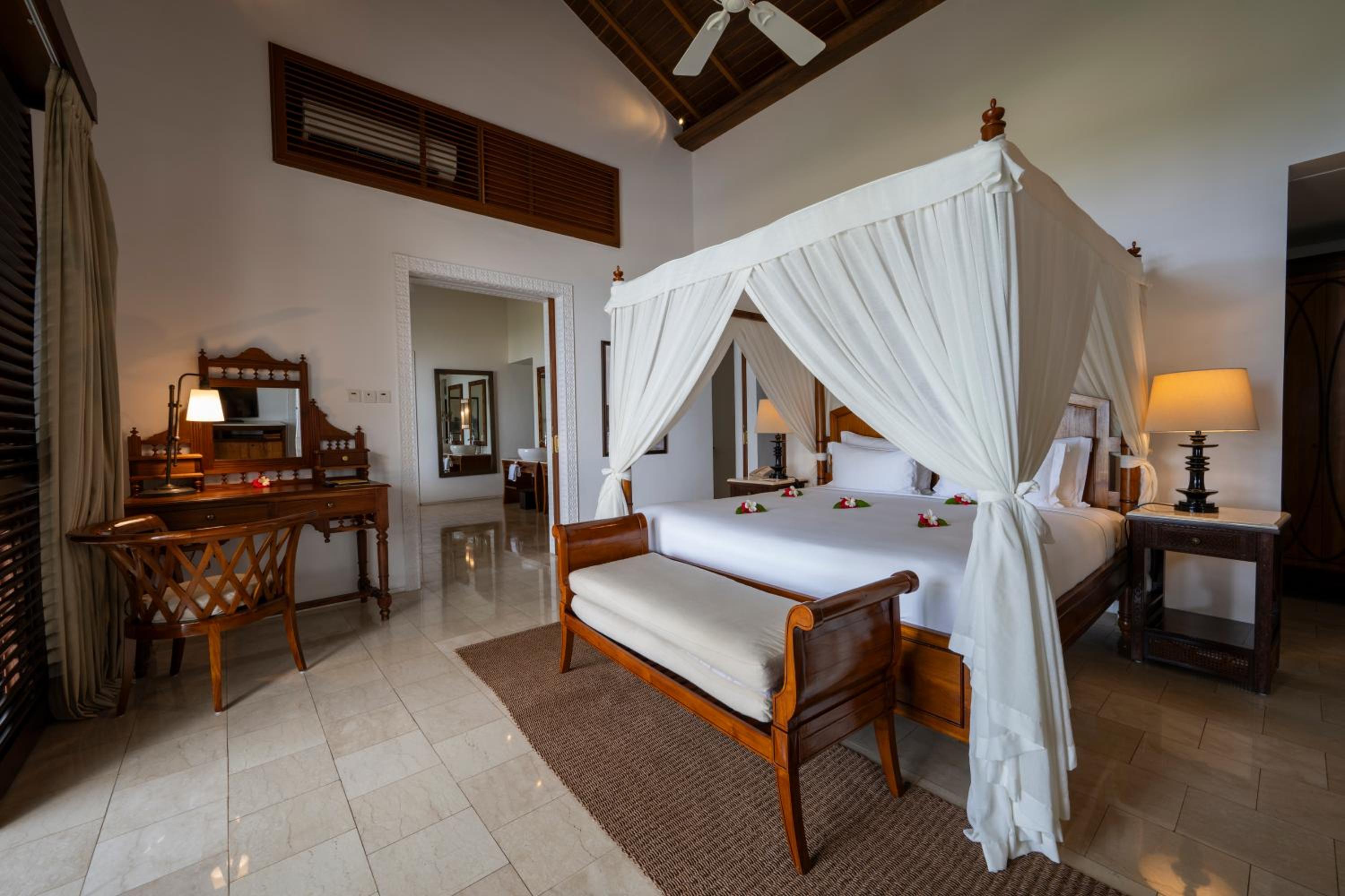 Frangipani Ocean Front Pool Villa - Photo 2