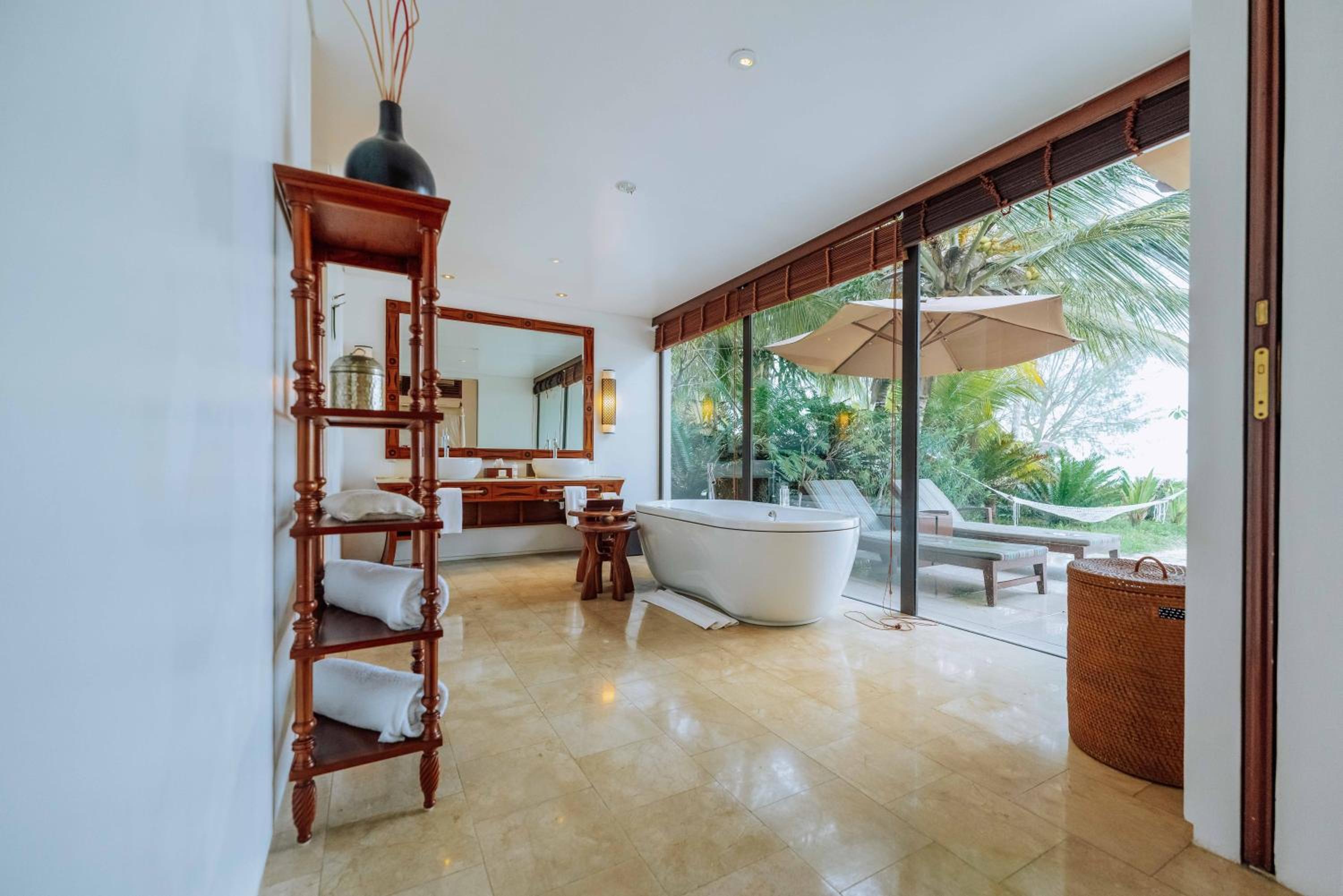 Prestige Ocean Front Pool Villa - Photo 4