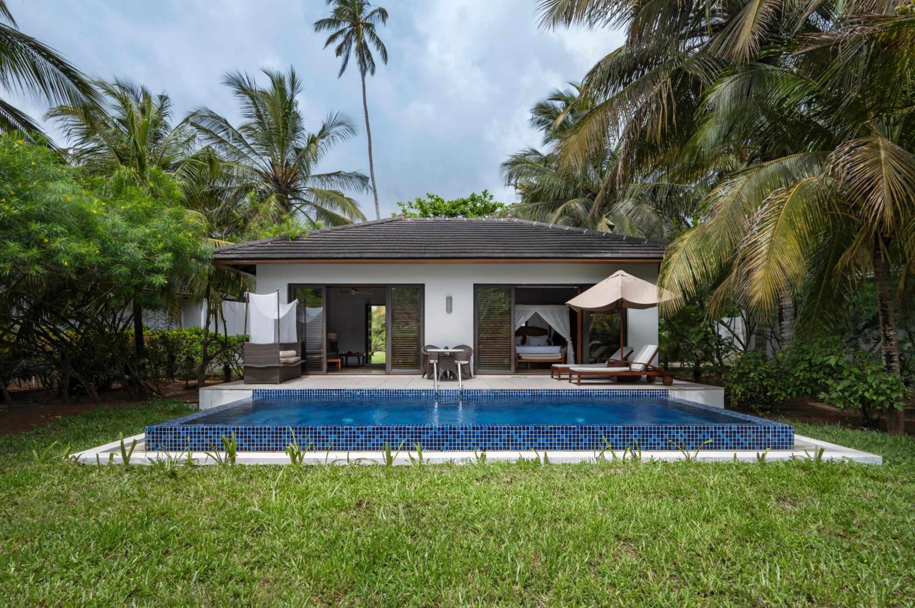 Luxury Ocean Front Pool Villa - Photo 7