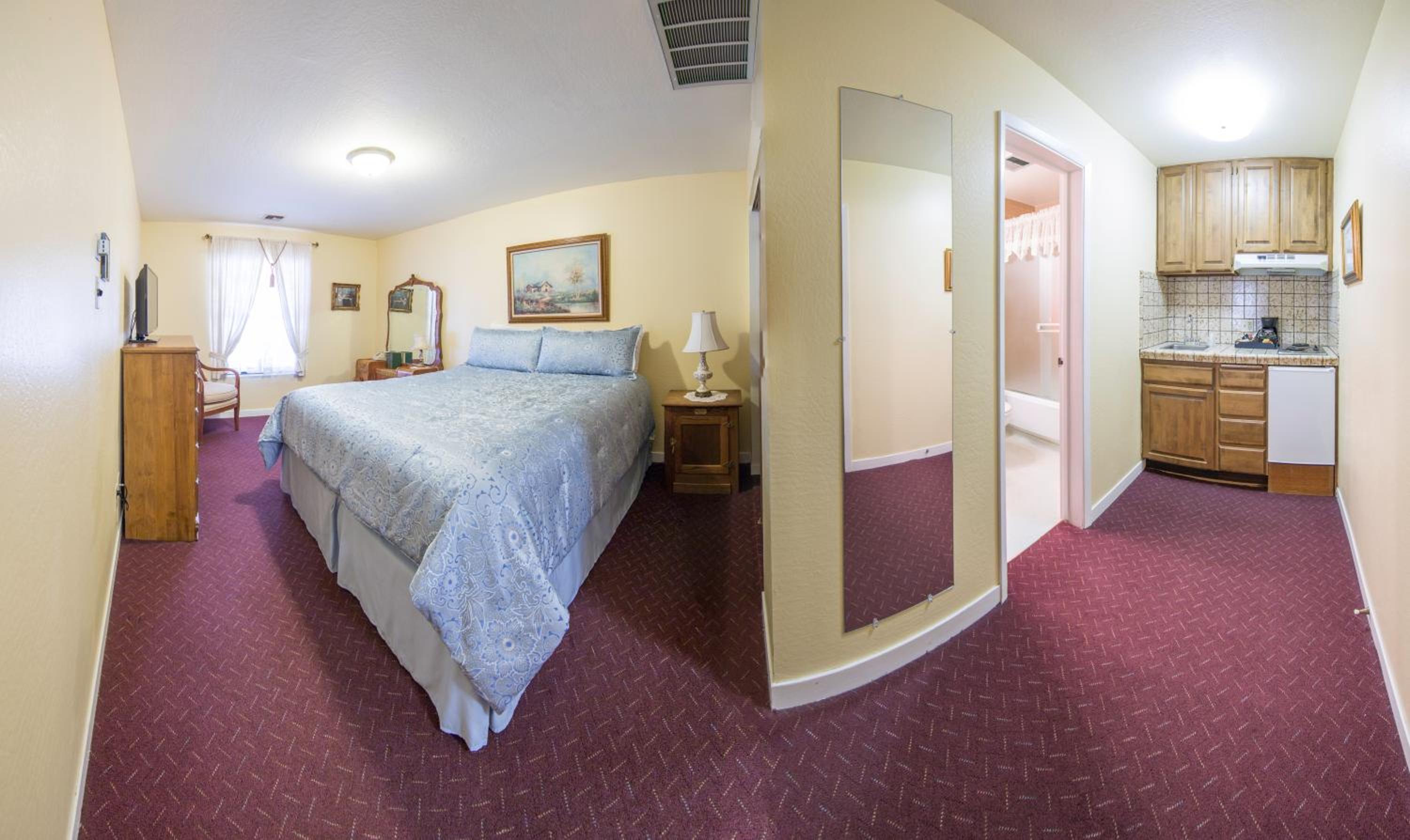 Deluxe King Room - Photo 3