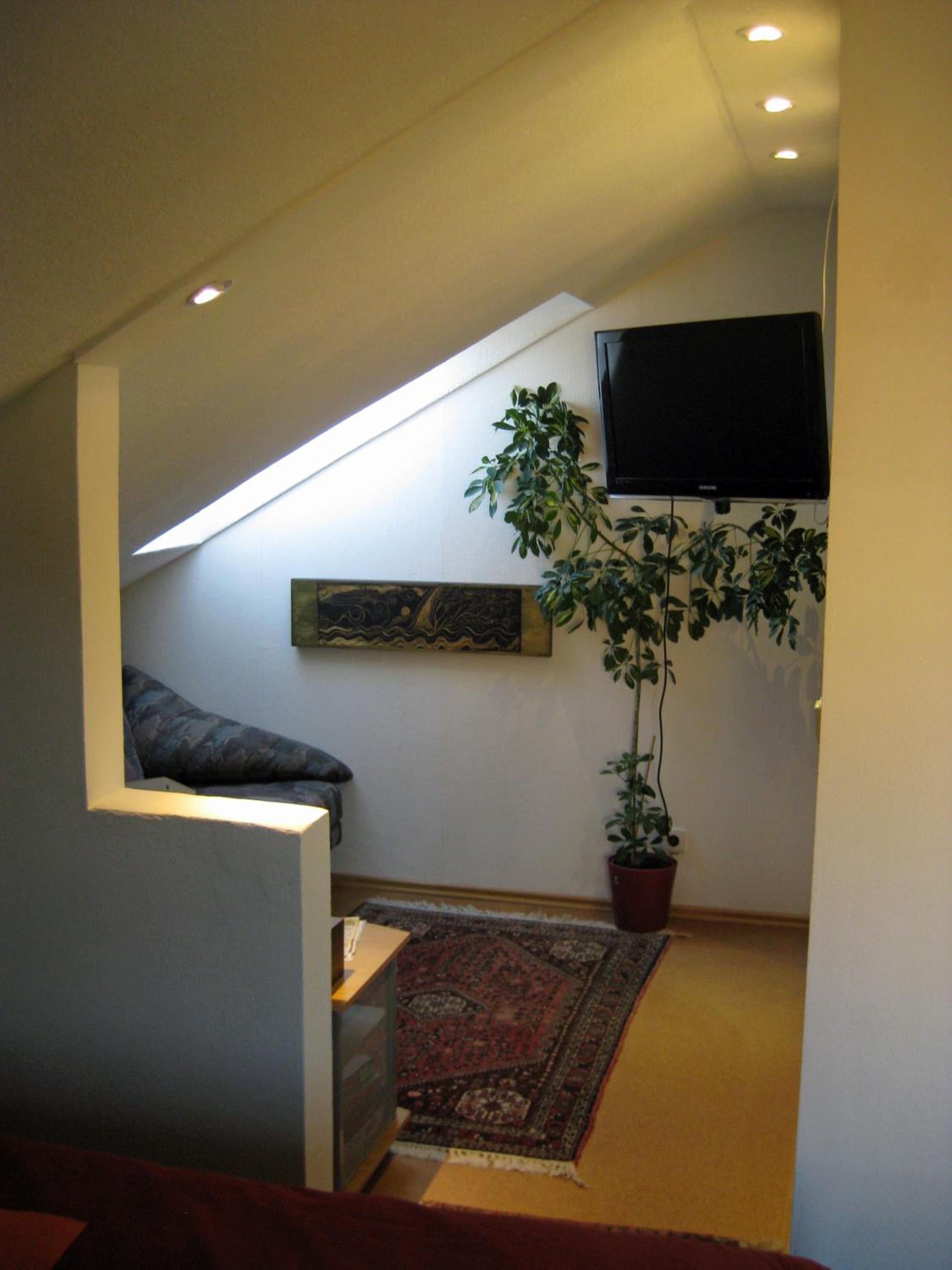 One-Bedroom Apartment with Garden View - Photo 9