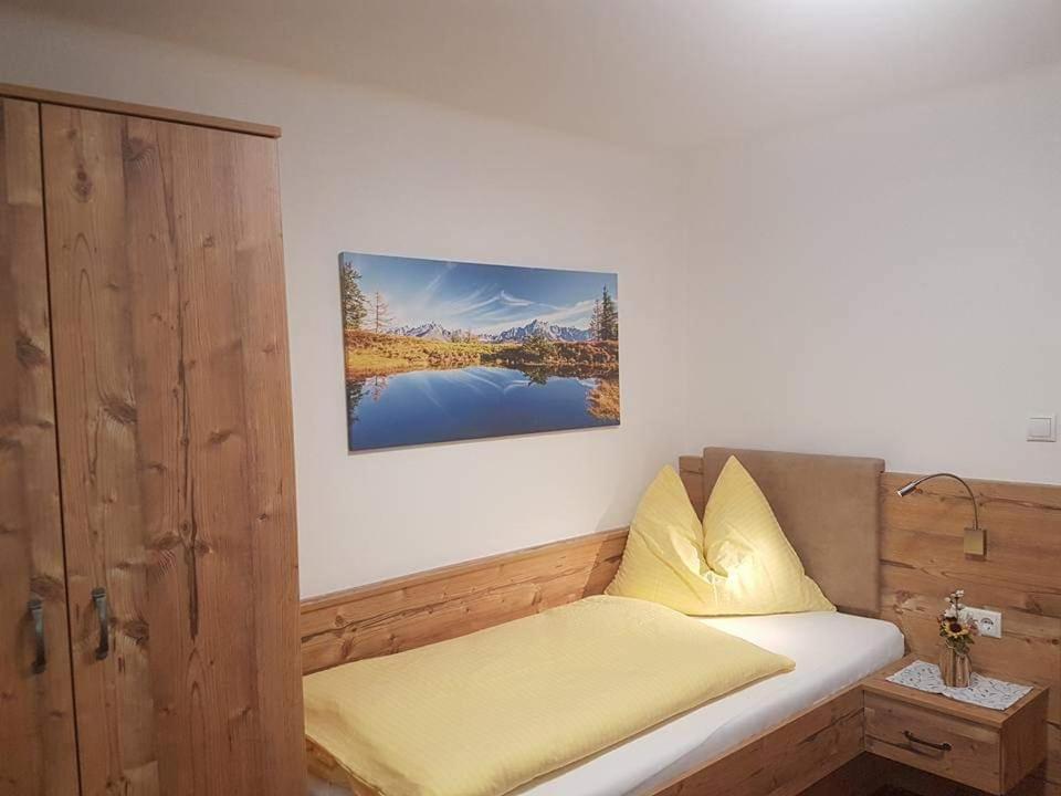 Business Single Room with Mountain View