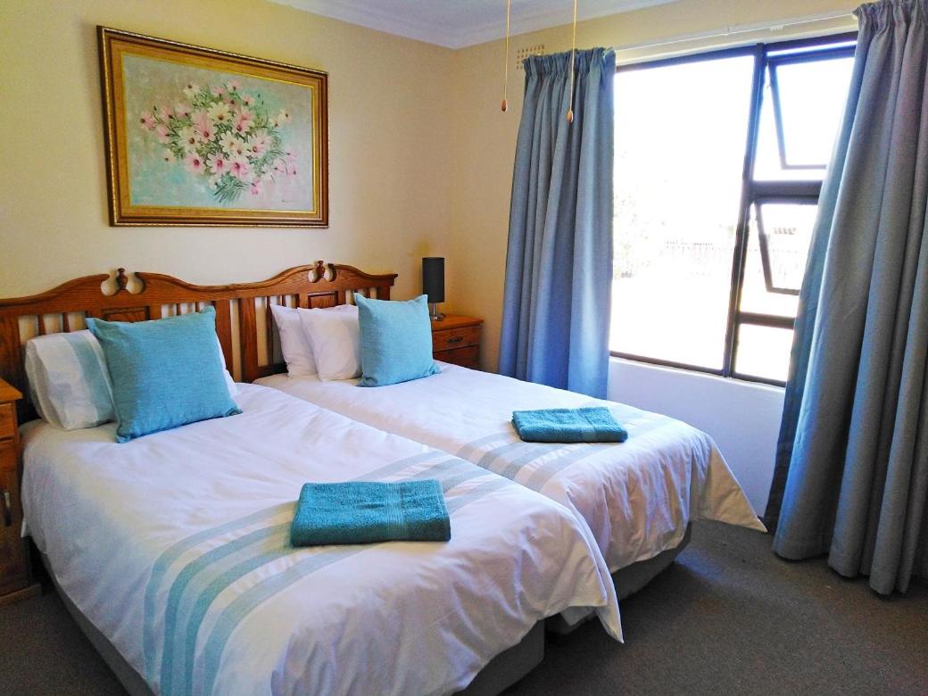 Two-Bedroom House photo 3