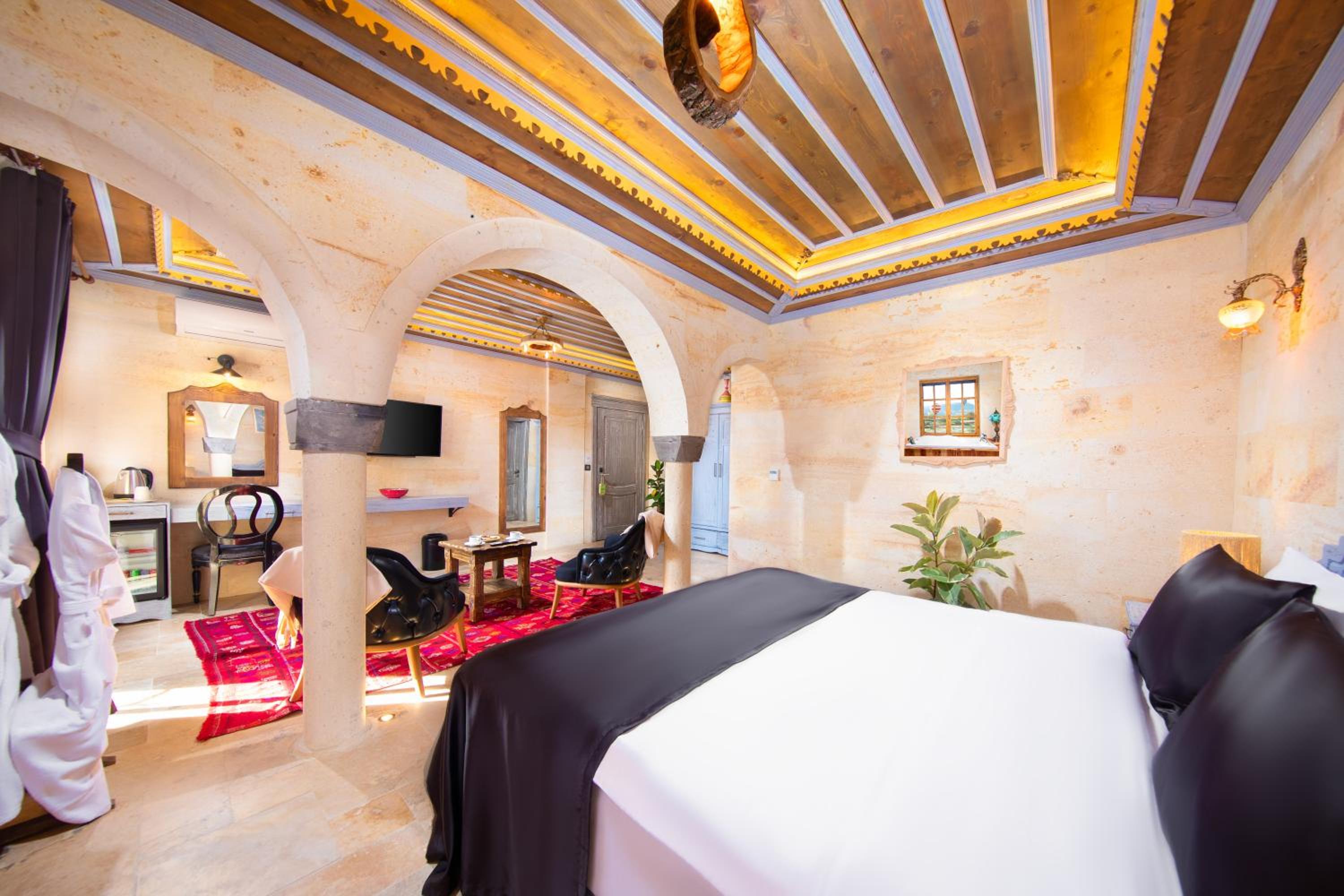 King Suite - Photo 15