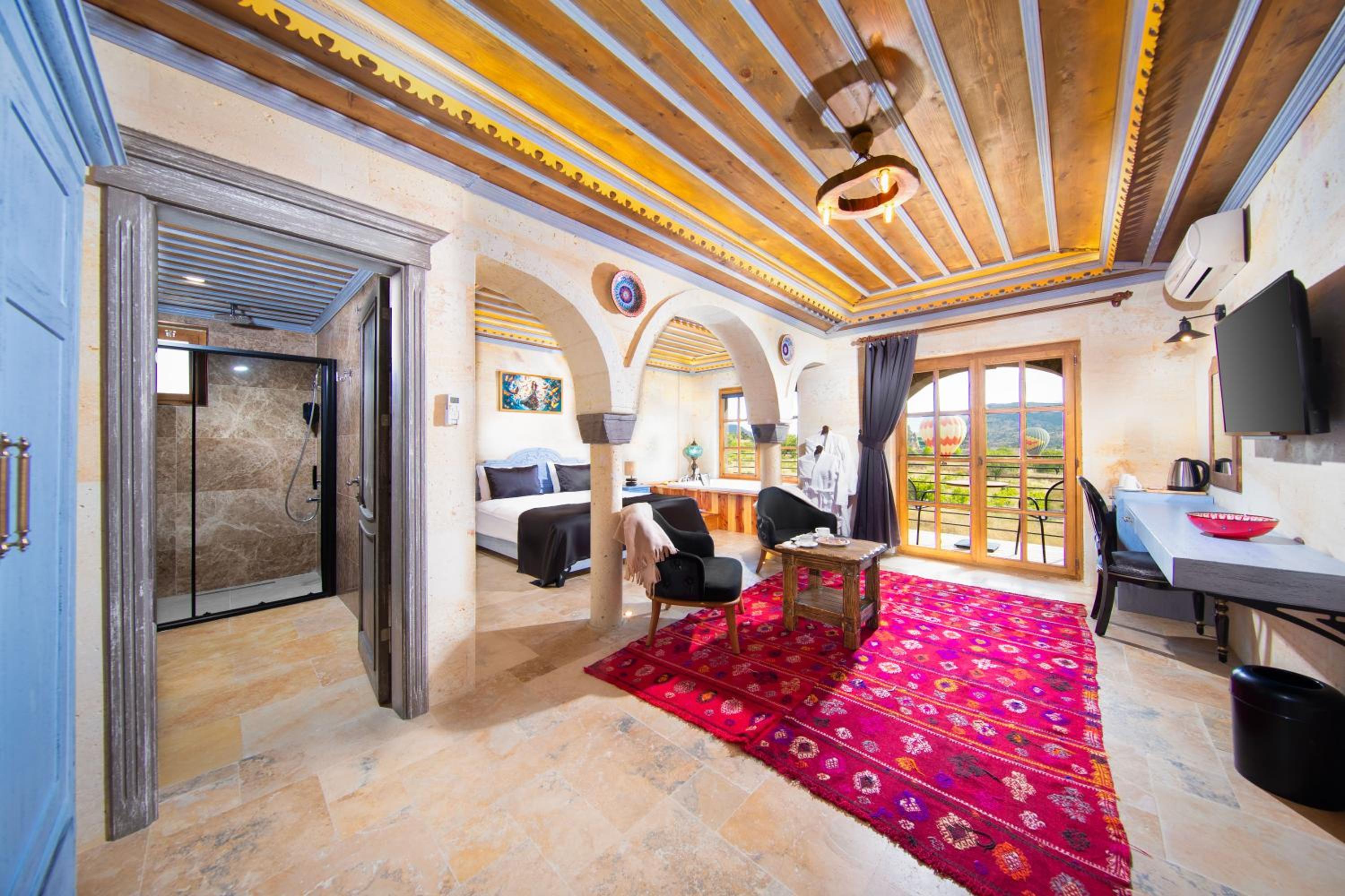 King Suite - Photo 14