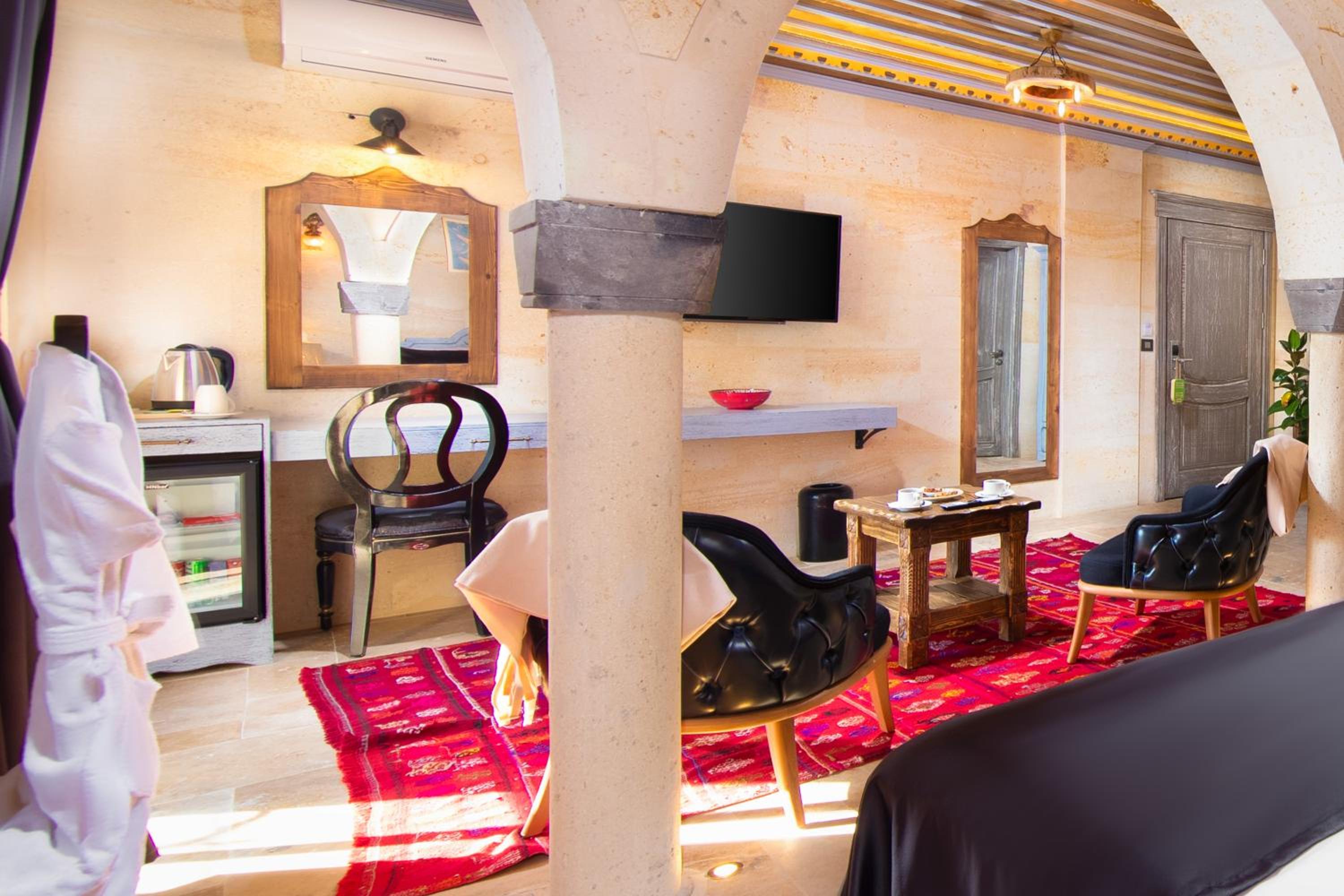 King Suite - Photo 12