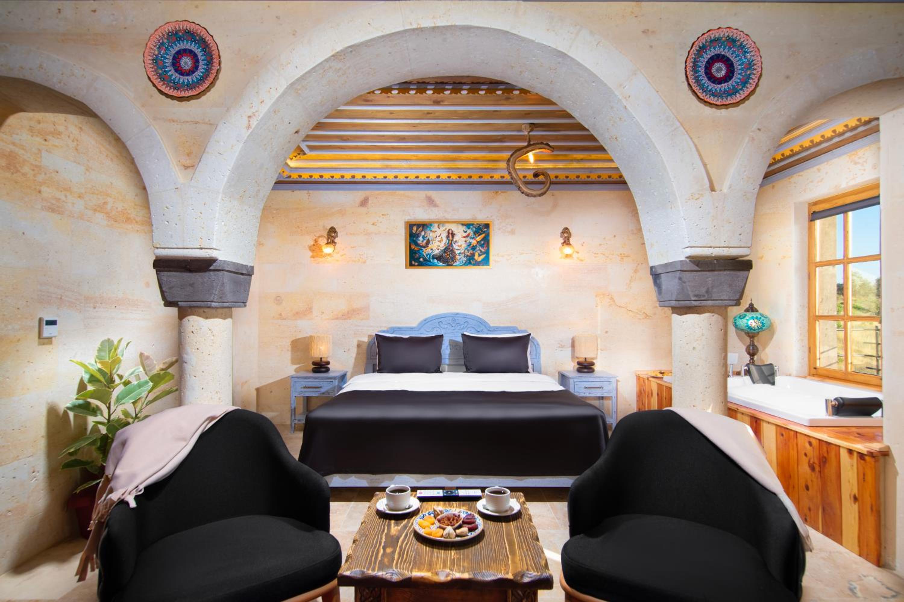King Suite - Photo 11